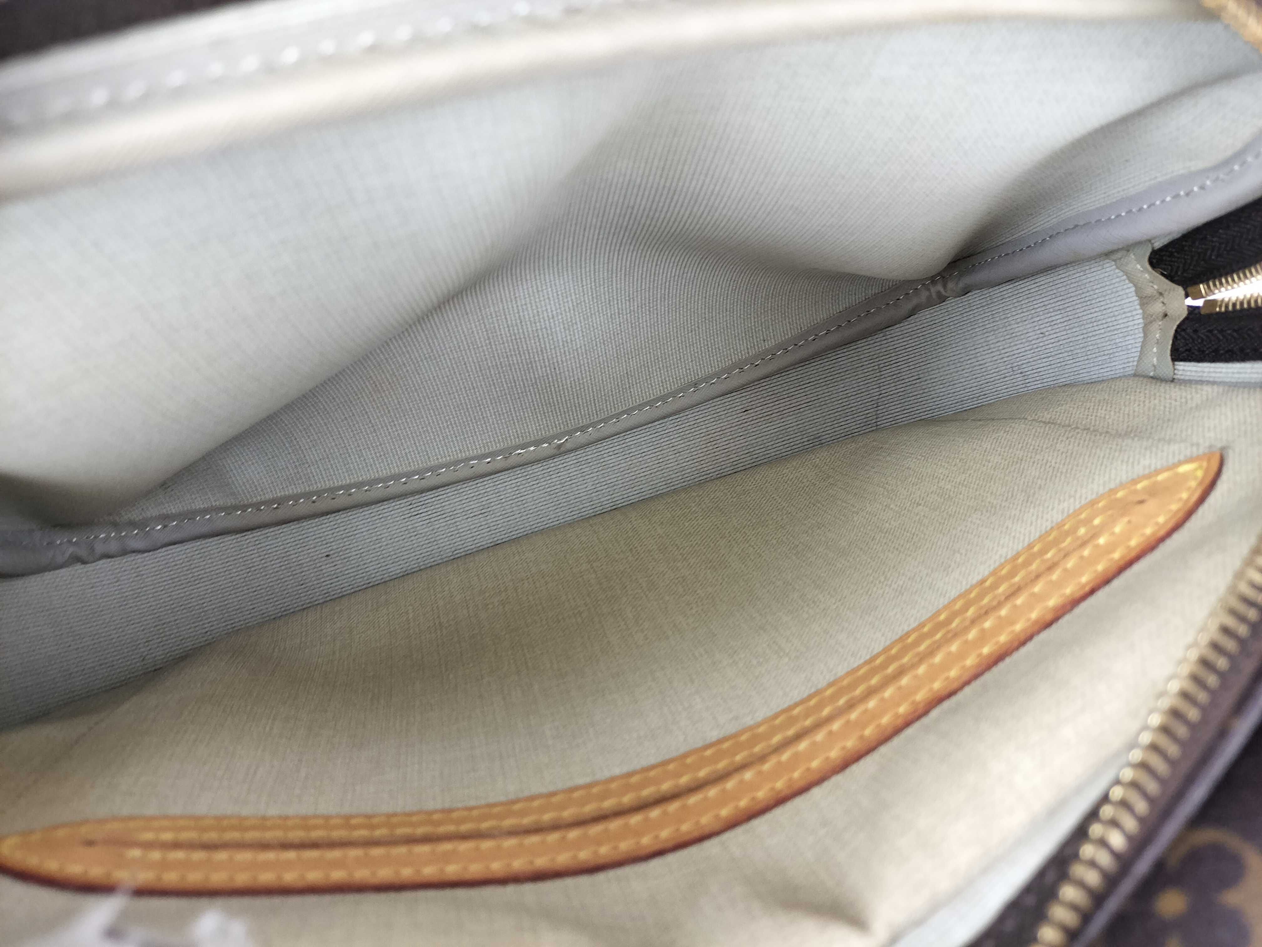 Monogram Louis Vuitton Shoulder Bag — view 10