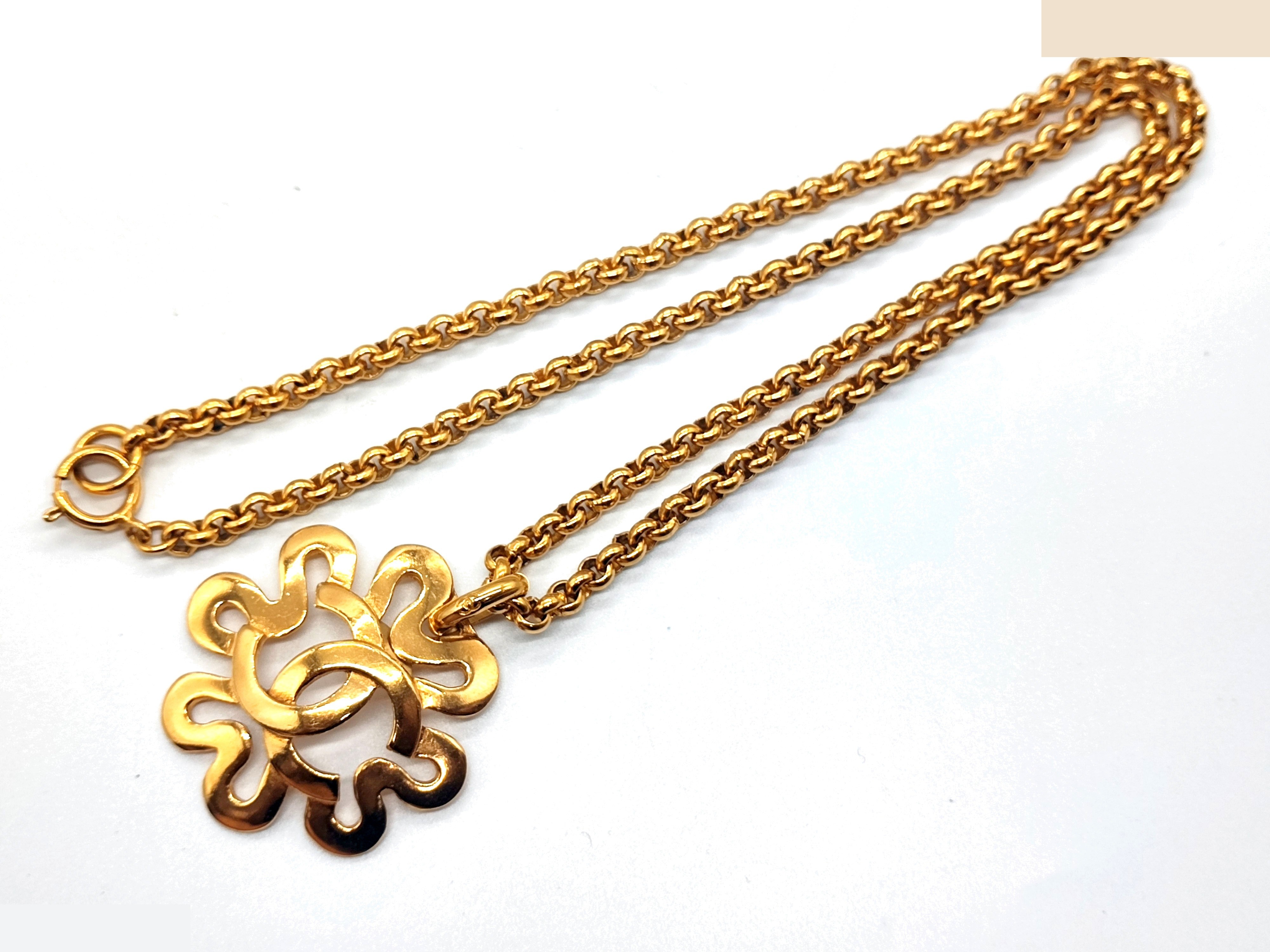 Coco Mark Flower Necklace 95P — view 4