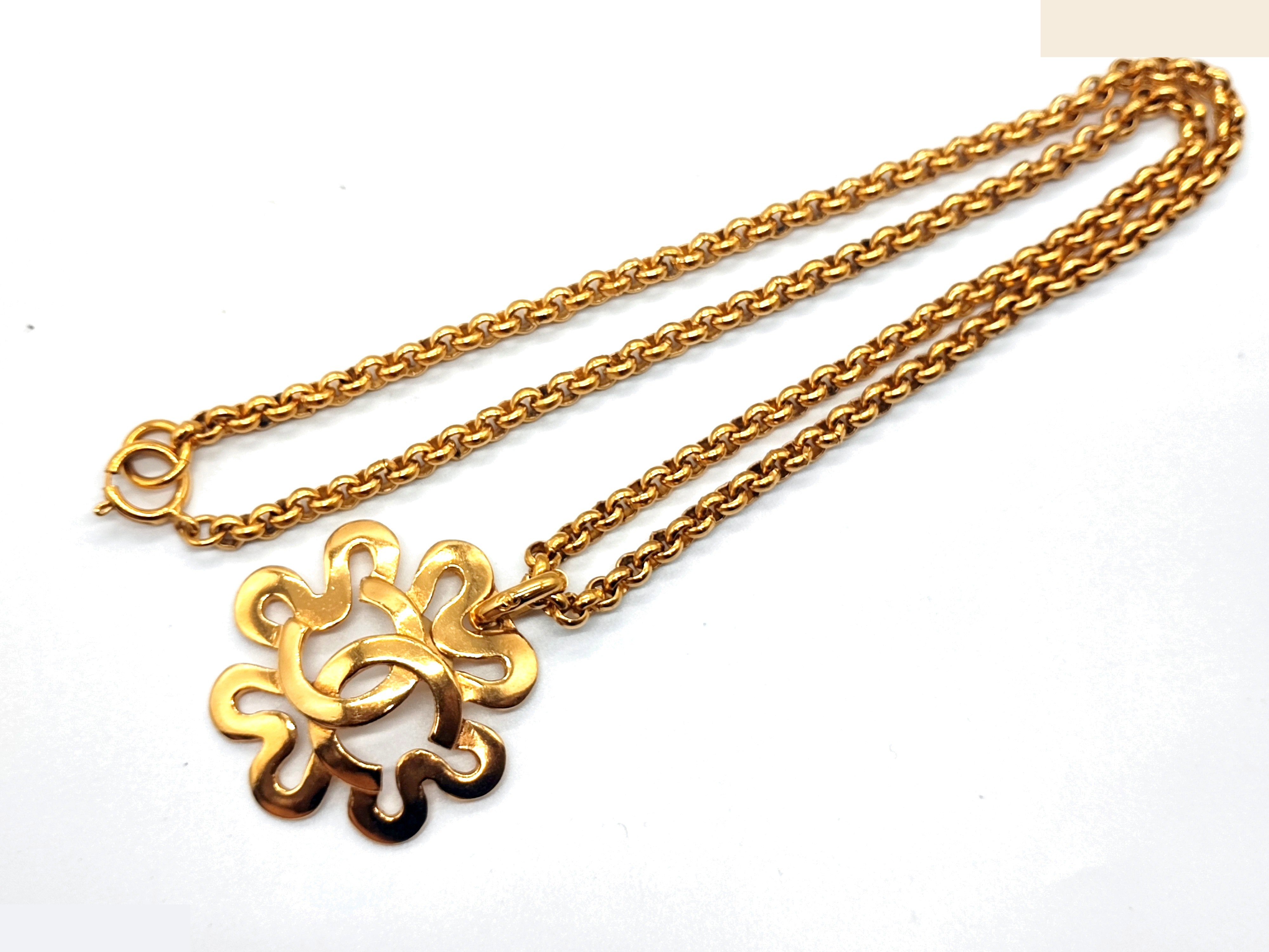 Coco Mark Flower Necklace 95P — view 5