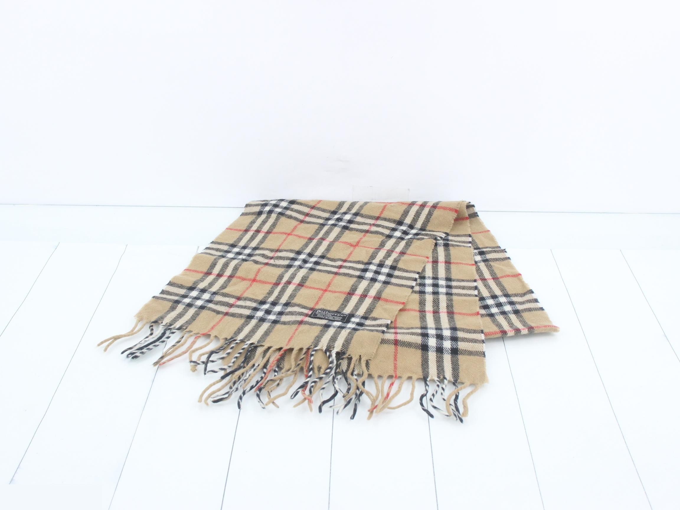 Other lines: Small items, accessories, and scarves — view 2