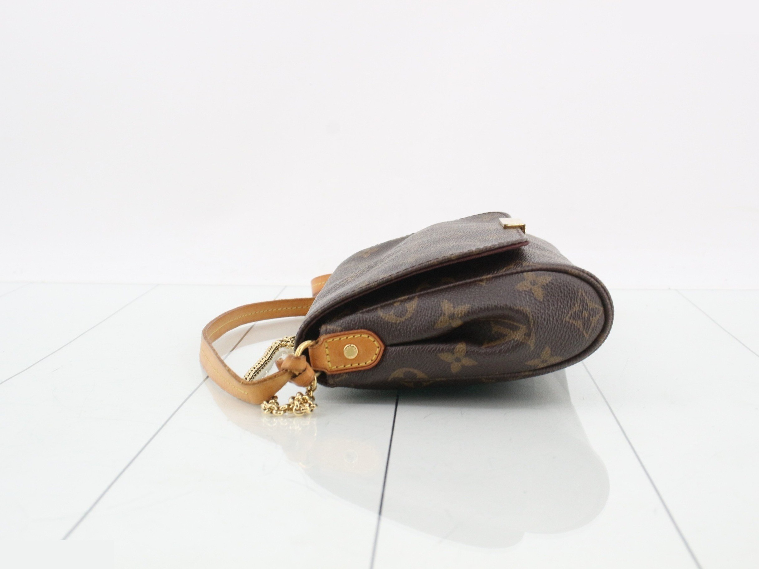 M40717 Favorite PM Shoulder Bag — view 4