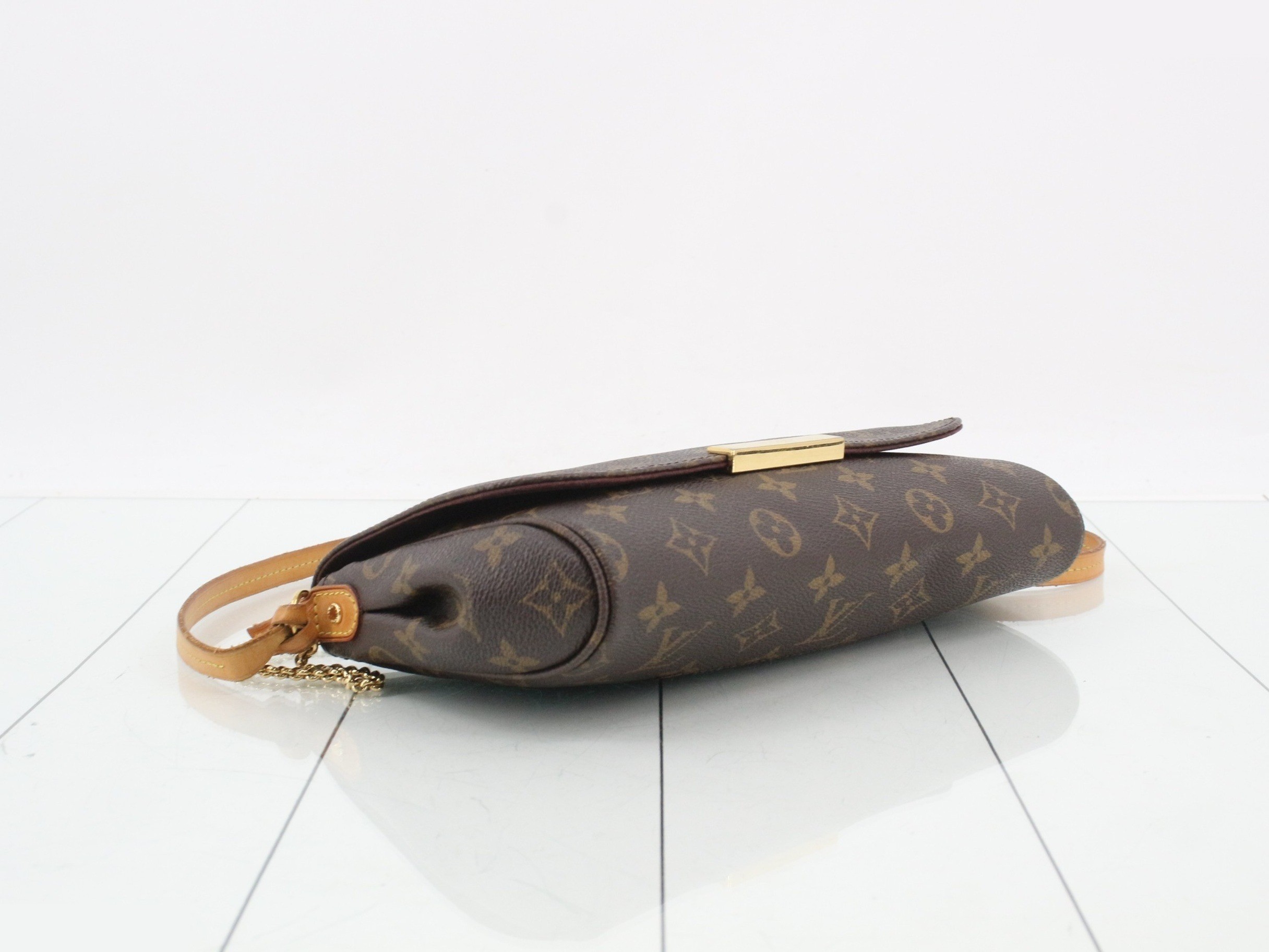 M40717 Favorite PM Shoulder Bag — view 5