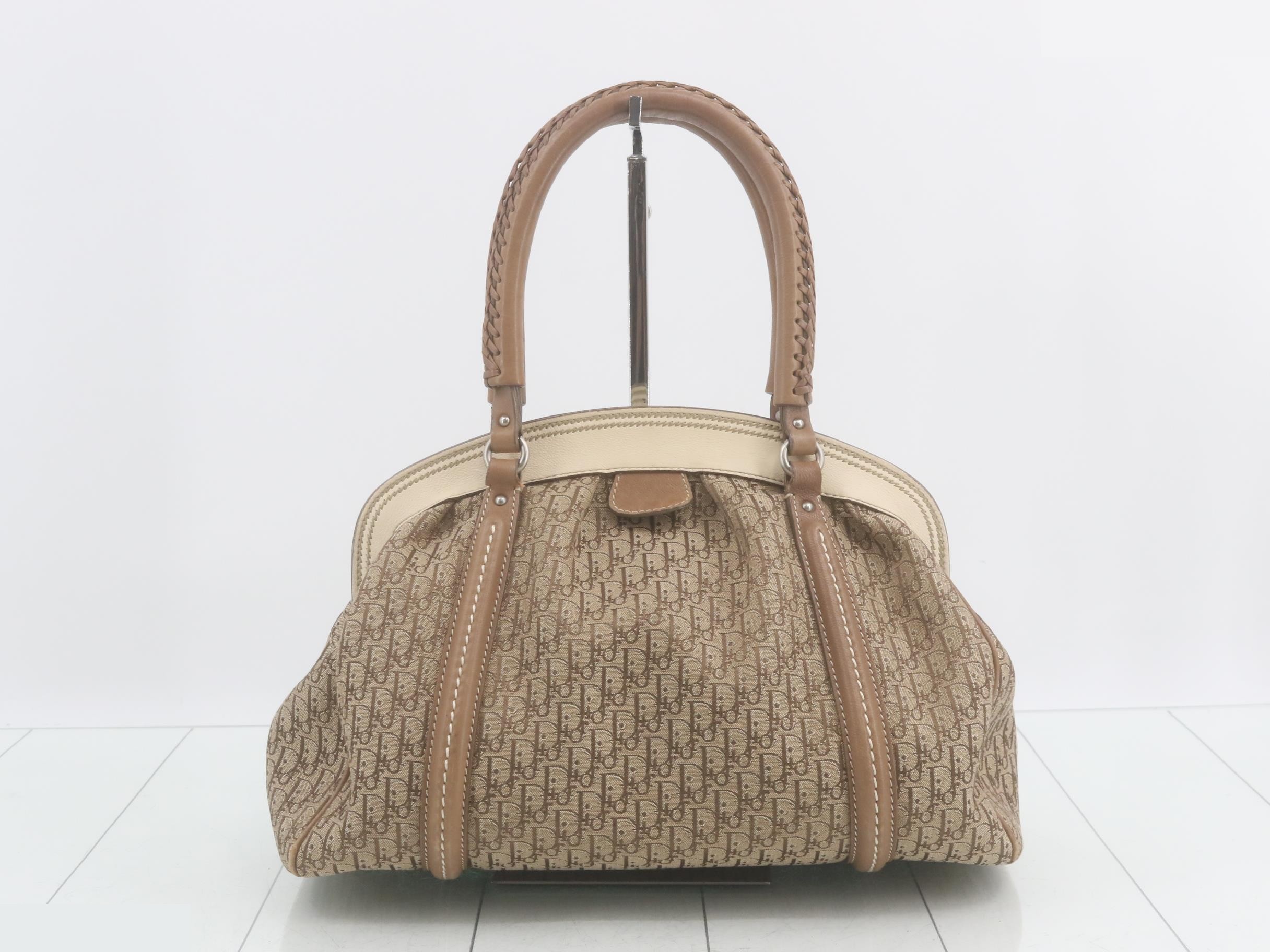 handbag — view 2