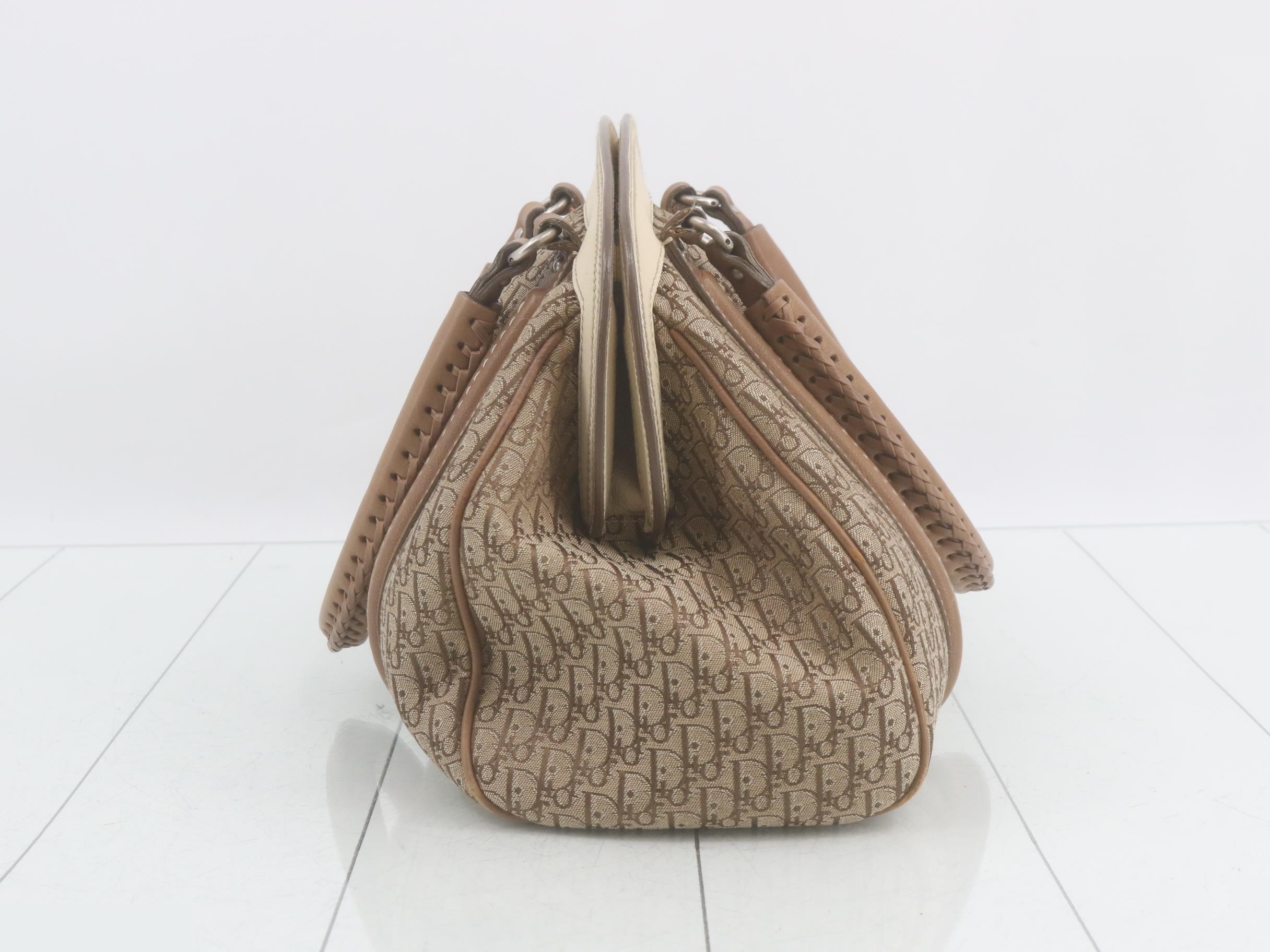 handbag — view 4