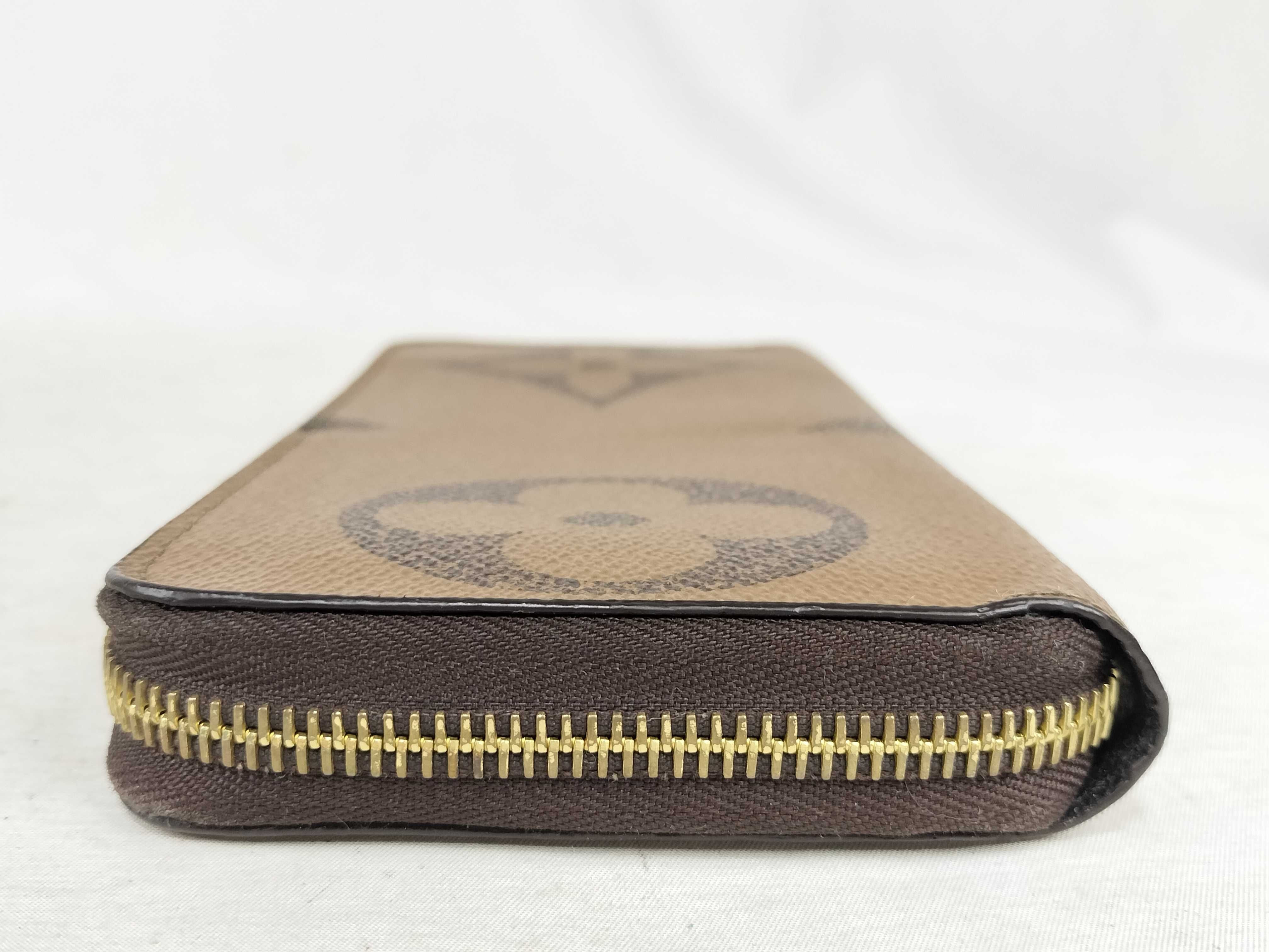 Giant Zippy Wallet with IC Tag and Gold Hardware (LM2240) — view 5