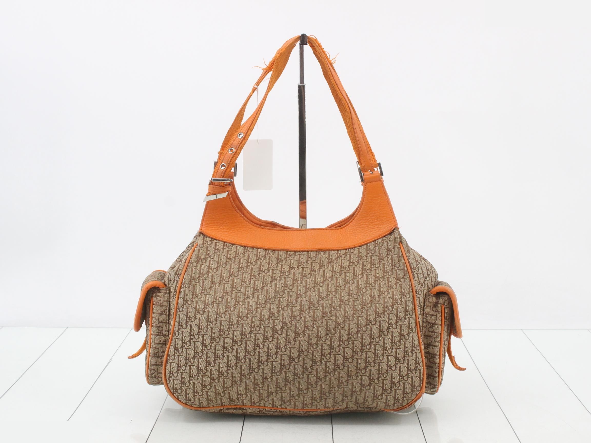 handbag — view 2