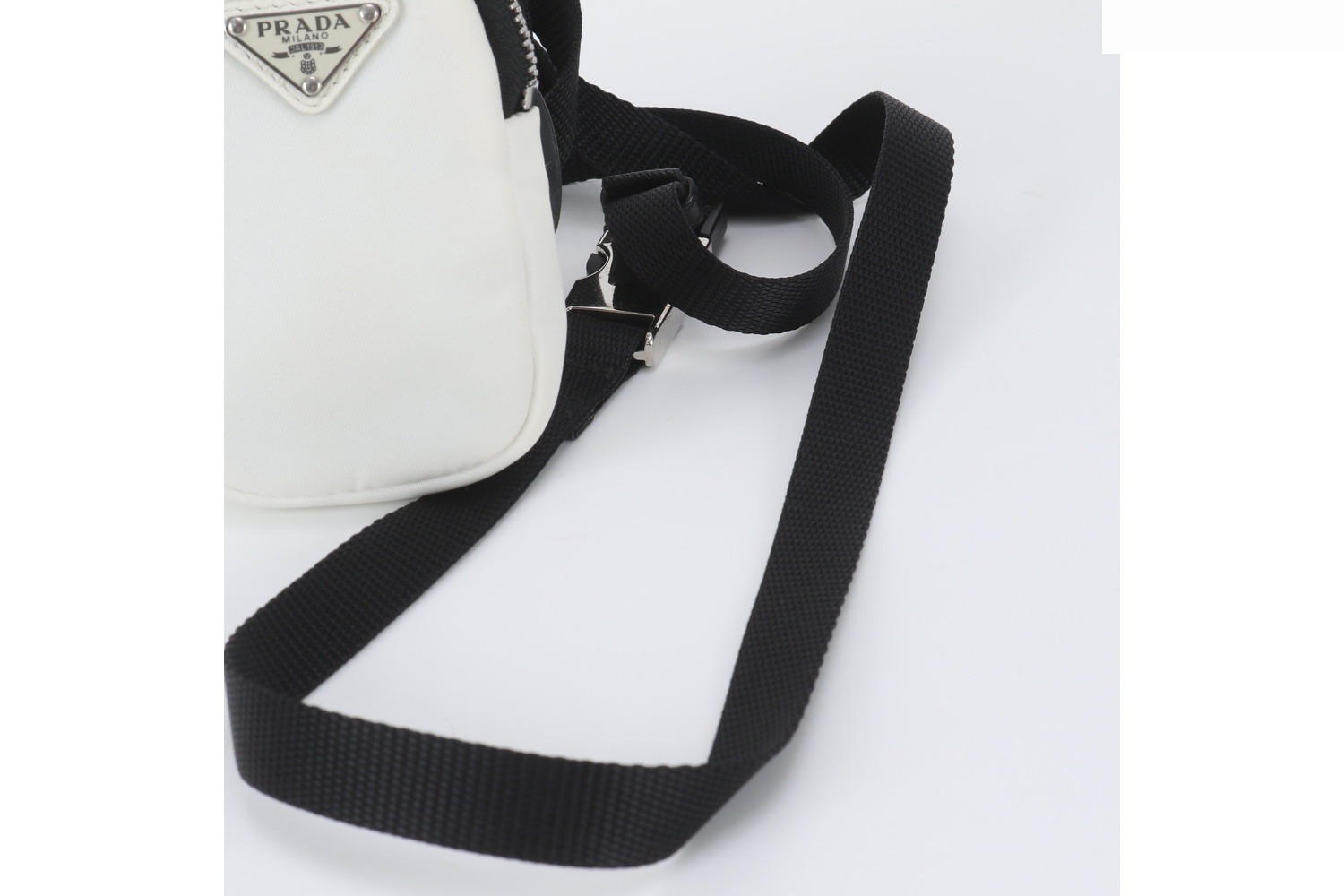 Smartphone case, pouch, with shoulder strap, triangle logo. — view 2