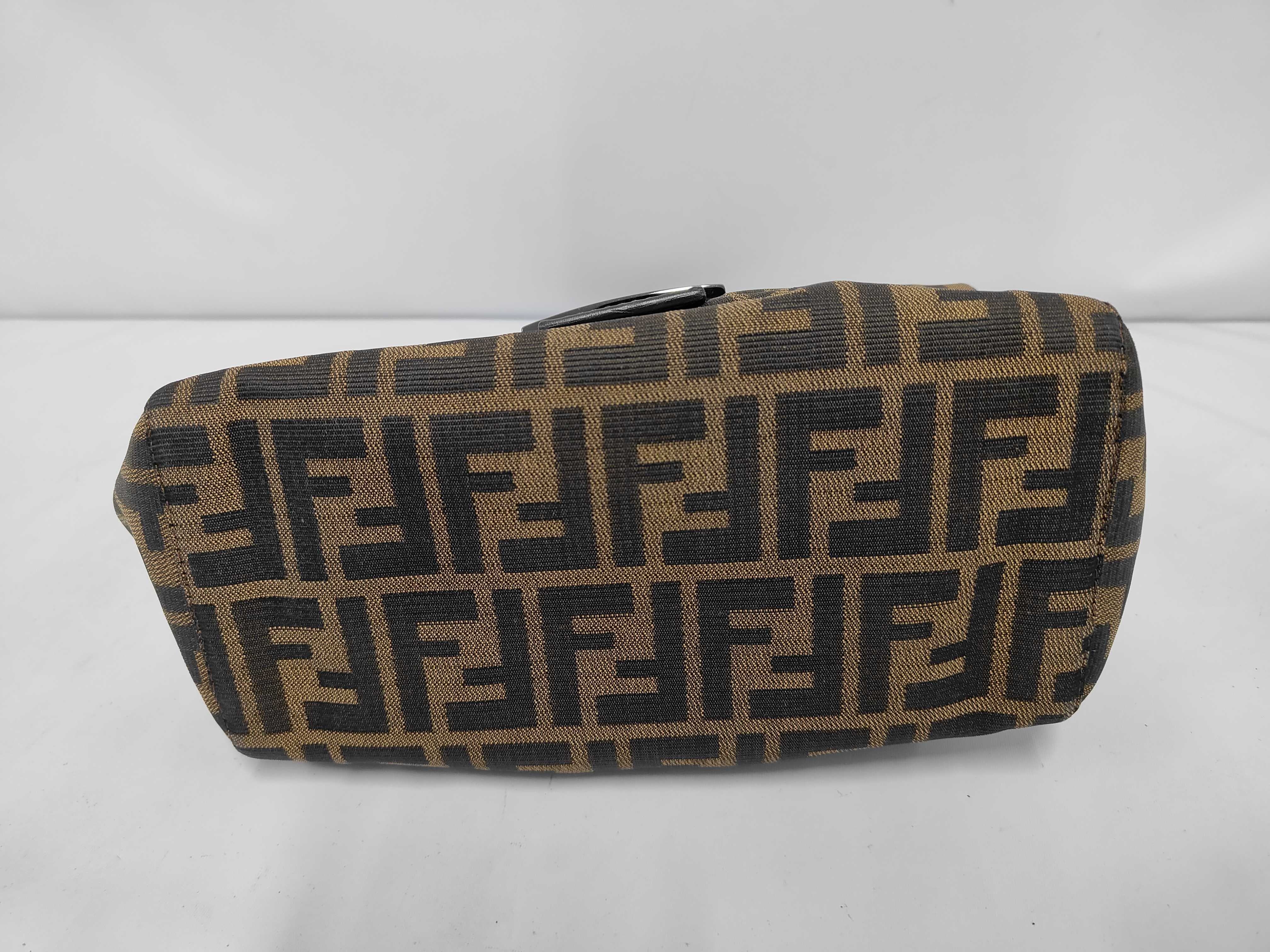 Zucca pattern Mamma Bucket shoulder bag with FF hardware. — view 3