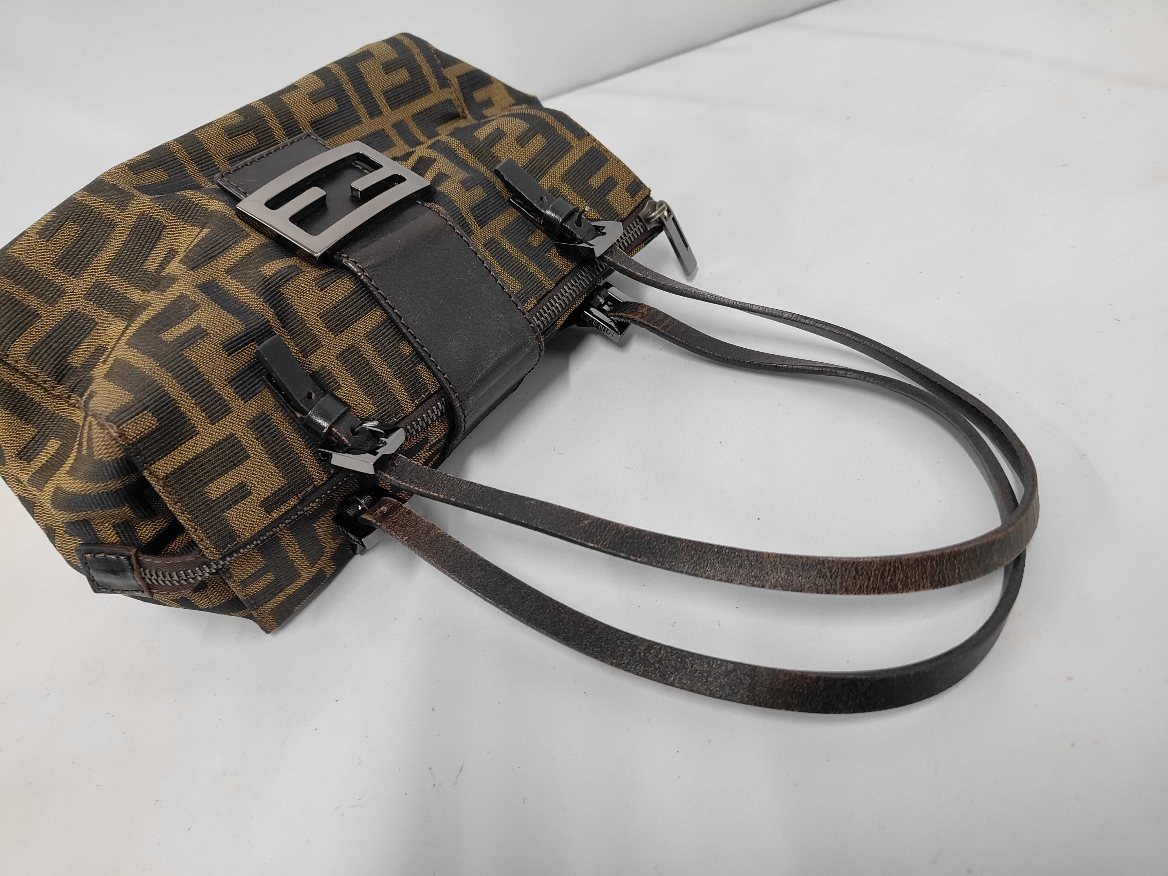 Zucca pattern Mamma Bucket shoulder bag with FF hardware. — view 5