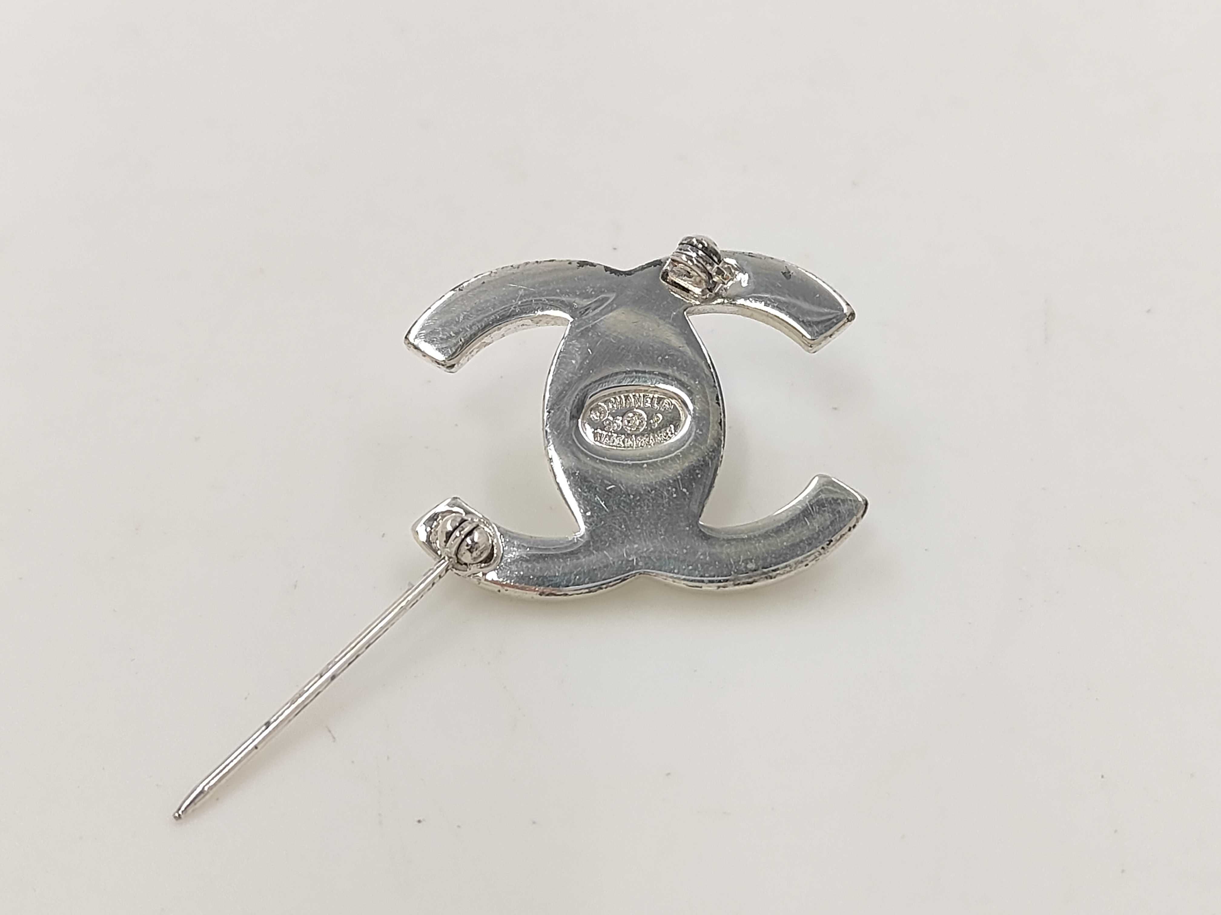Turnlock Brooch, Silver 96P — view 2