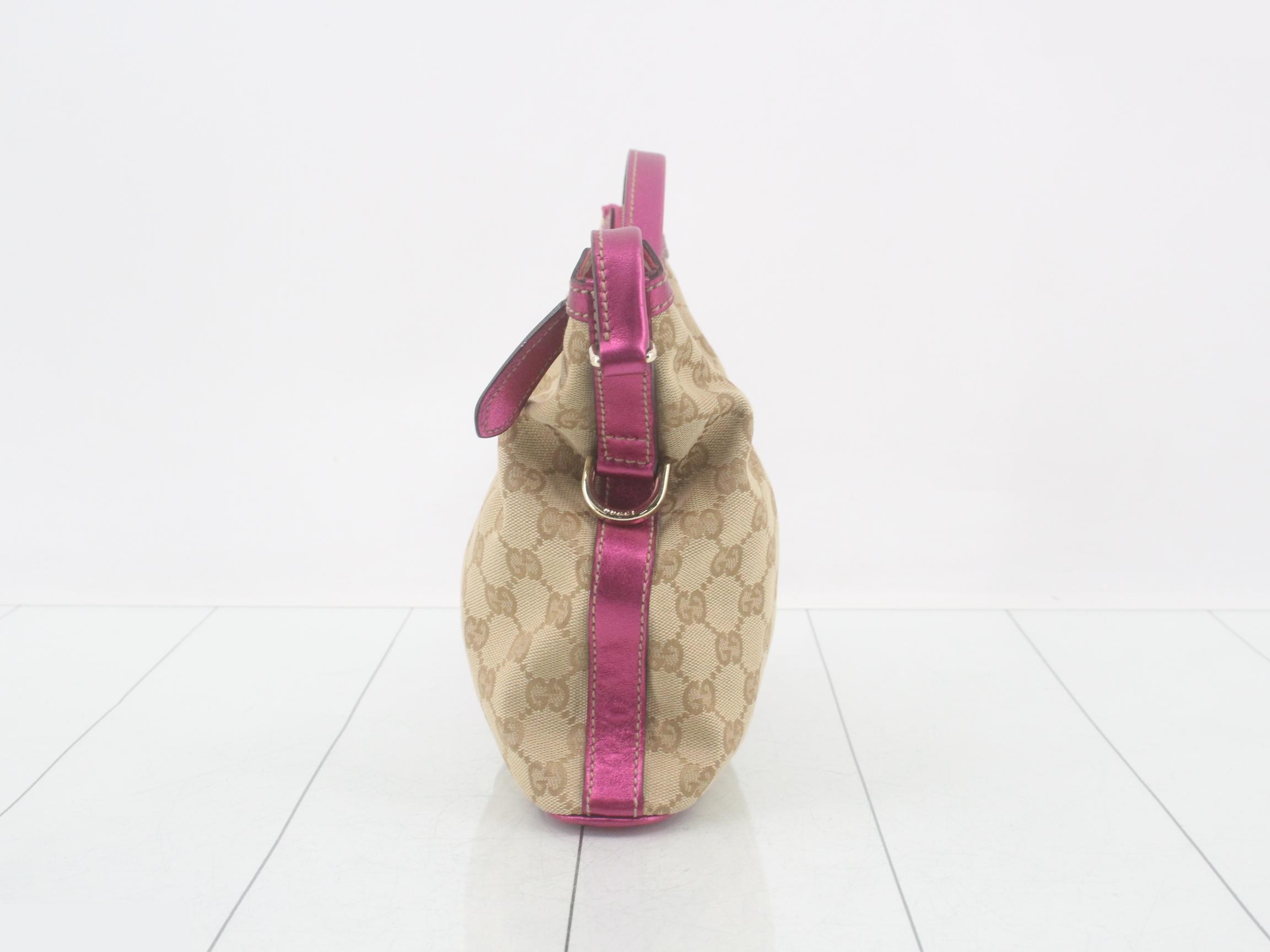 GG Canvas New Brit Abbey Shoulder Bag — view 4