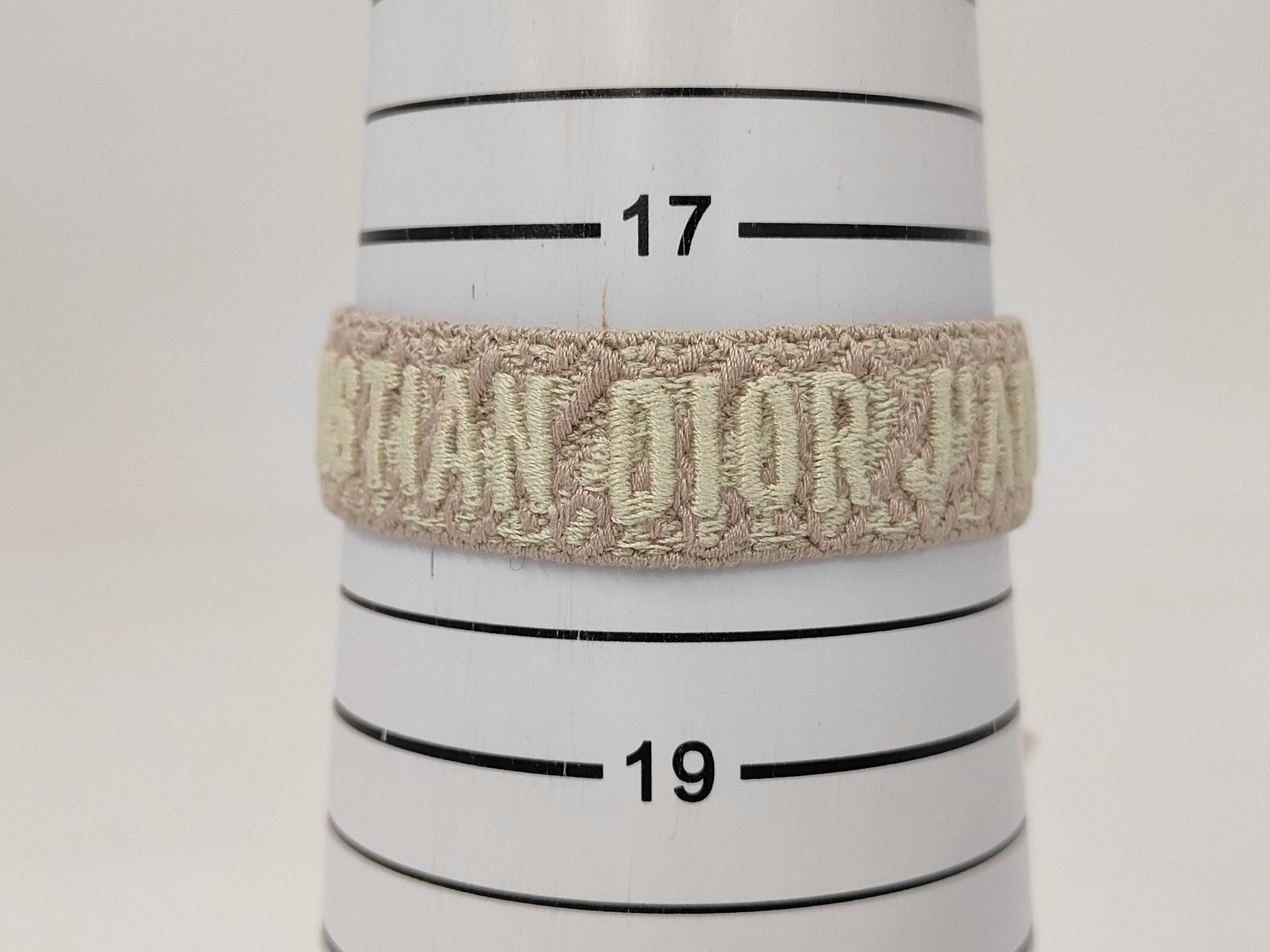 Christian / Bracelet Bangle — view 5