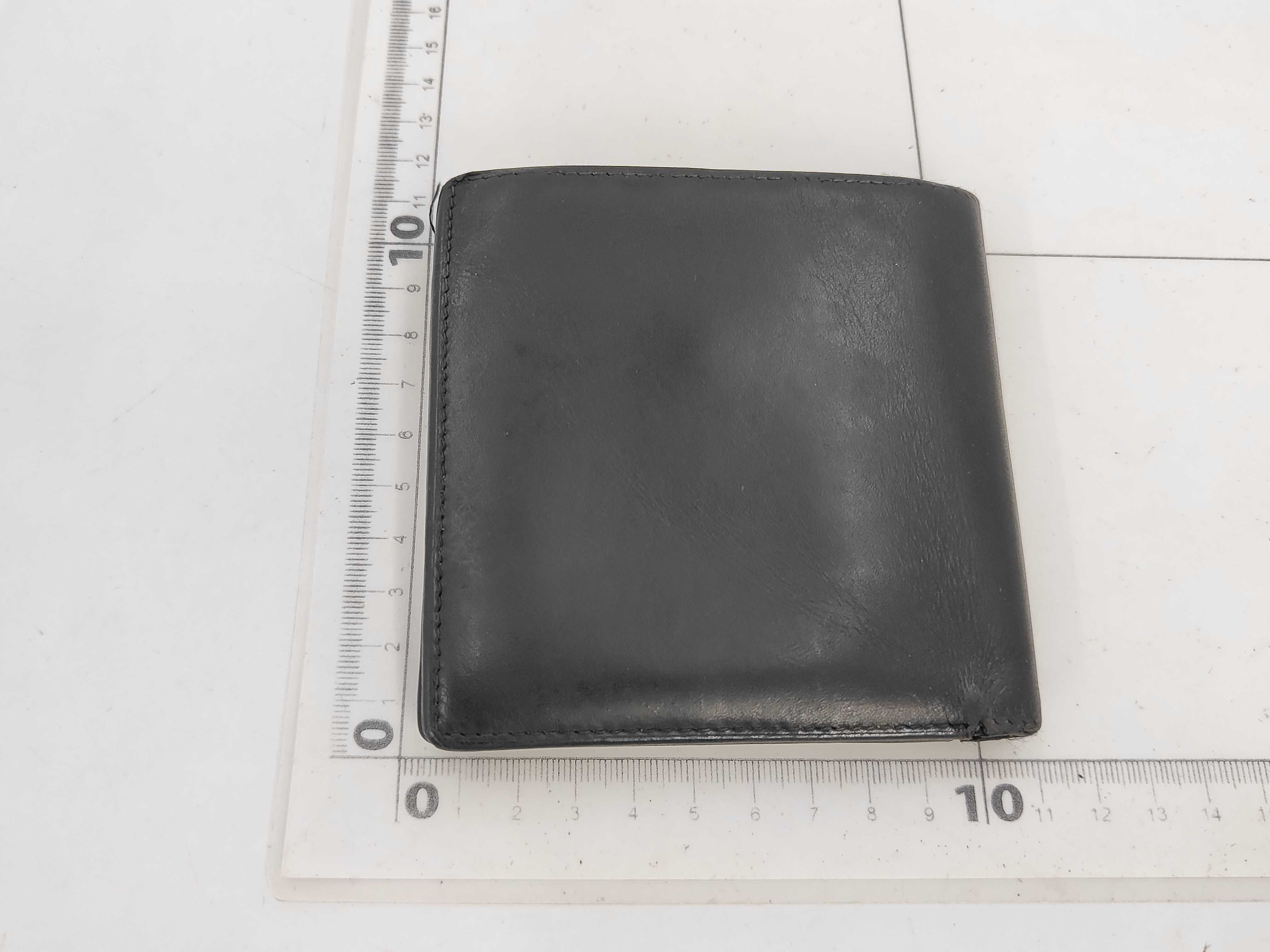wallet — view 2