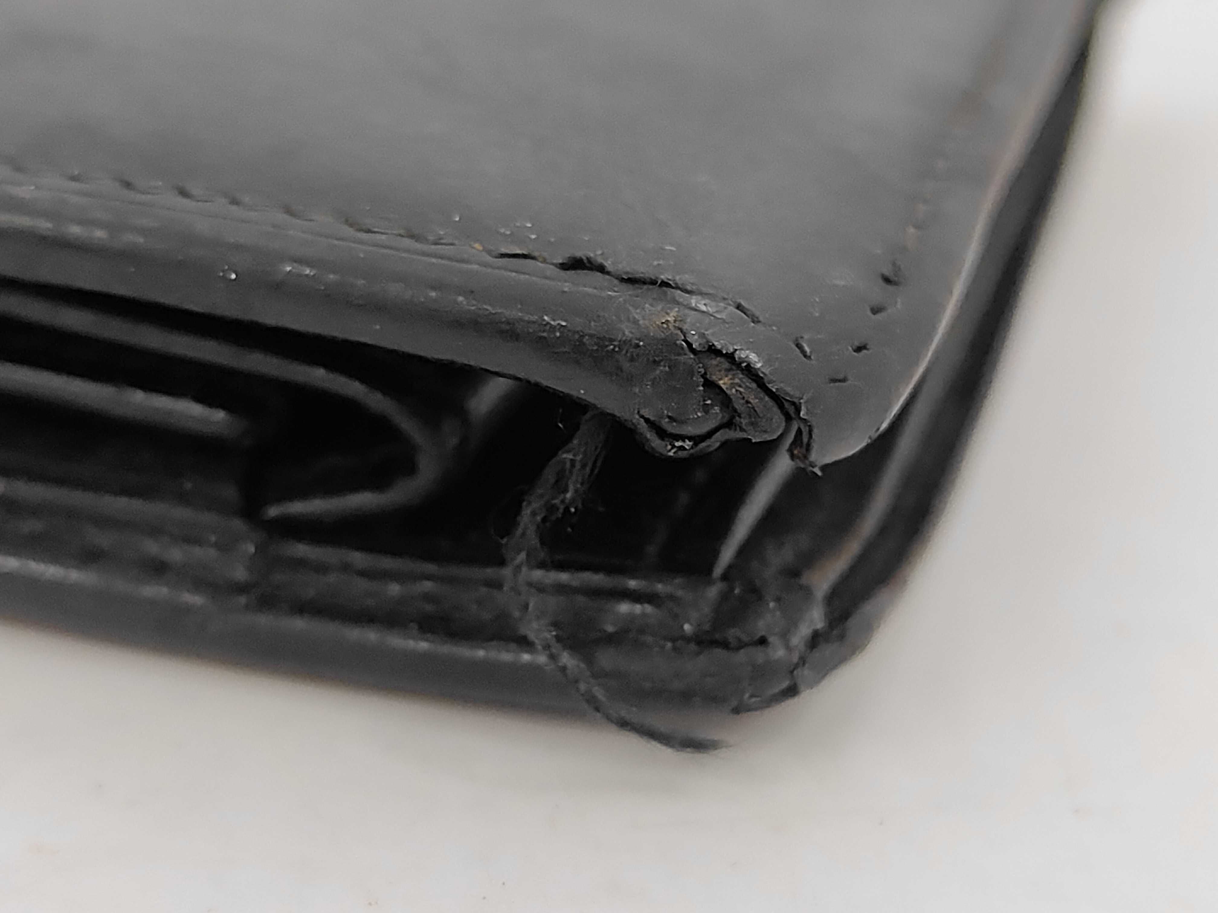 wallet — view 4