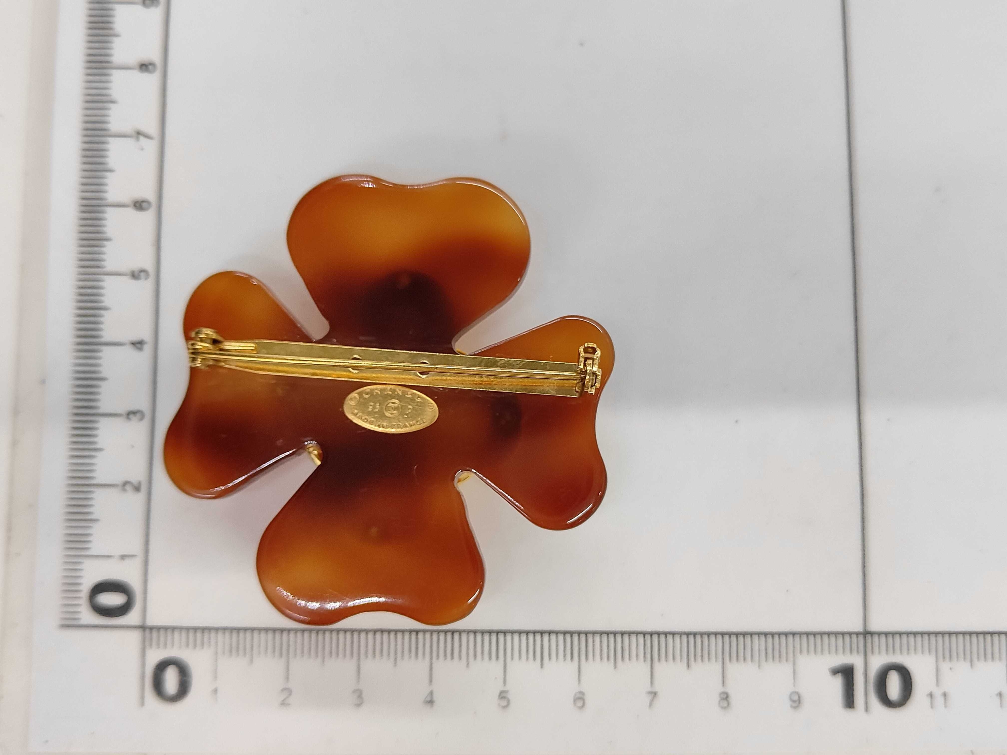Coco Mark Clover 95P Brooch — view 6