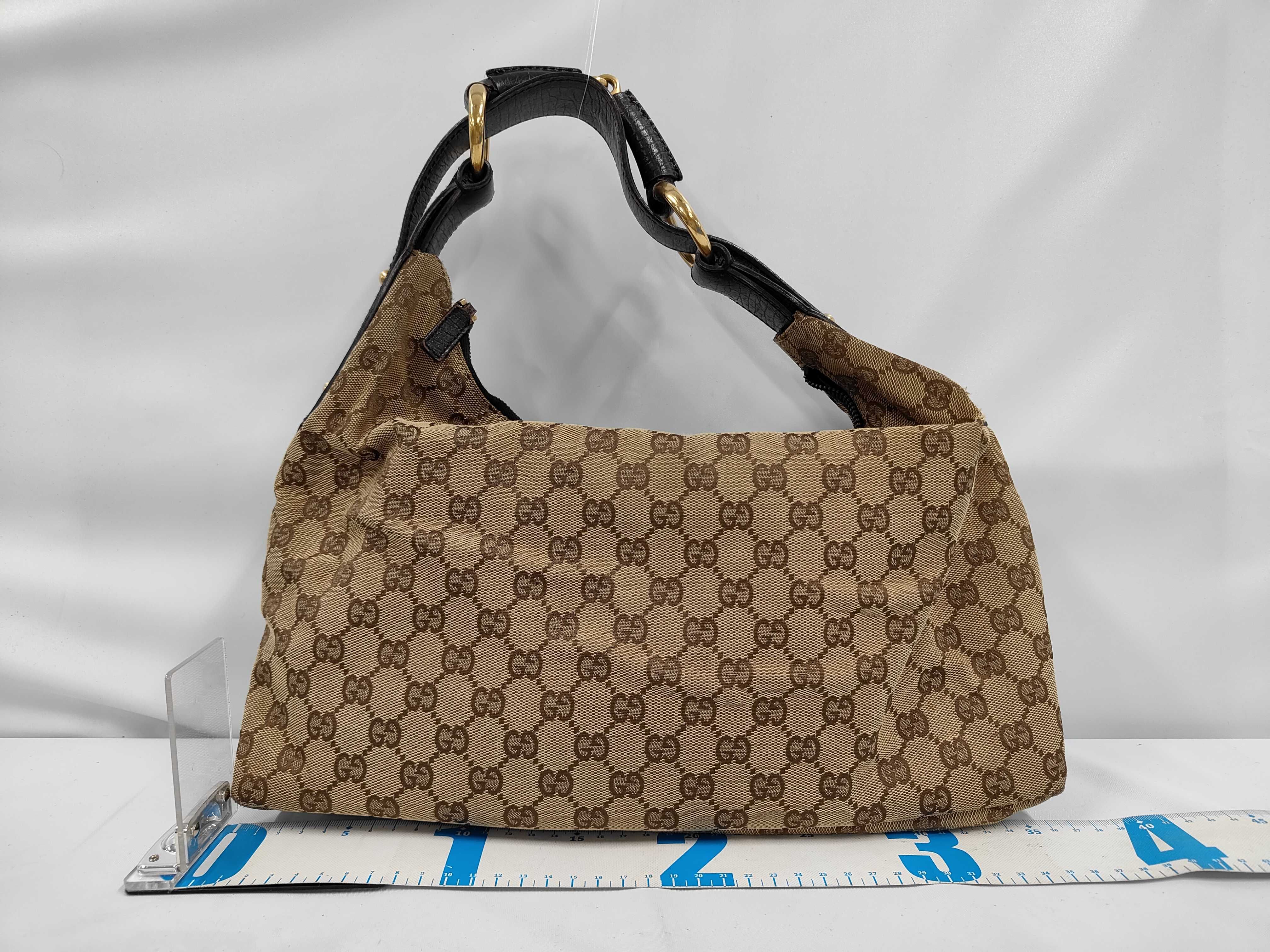 GG Canvas 115867 Shoulder Bag — view 2