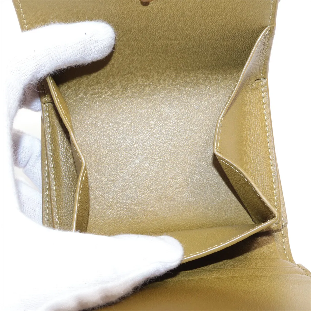 Cassandra La Trasse YSL Logo Leather Compact Wallet Khaki MRT759490 — view 7