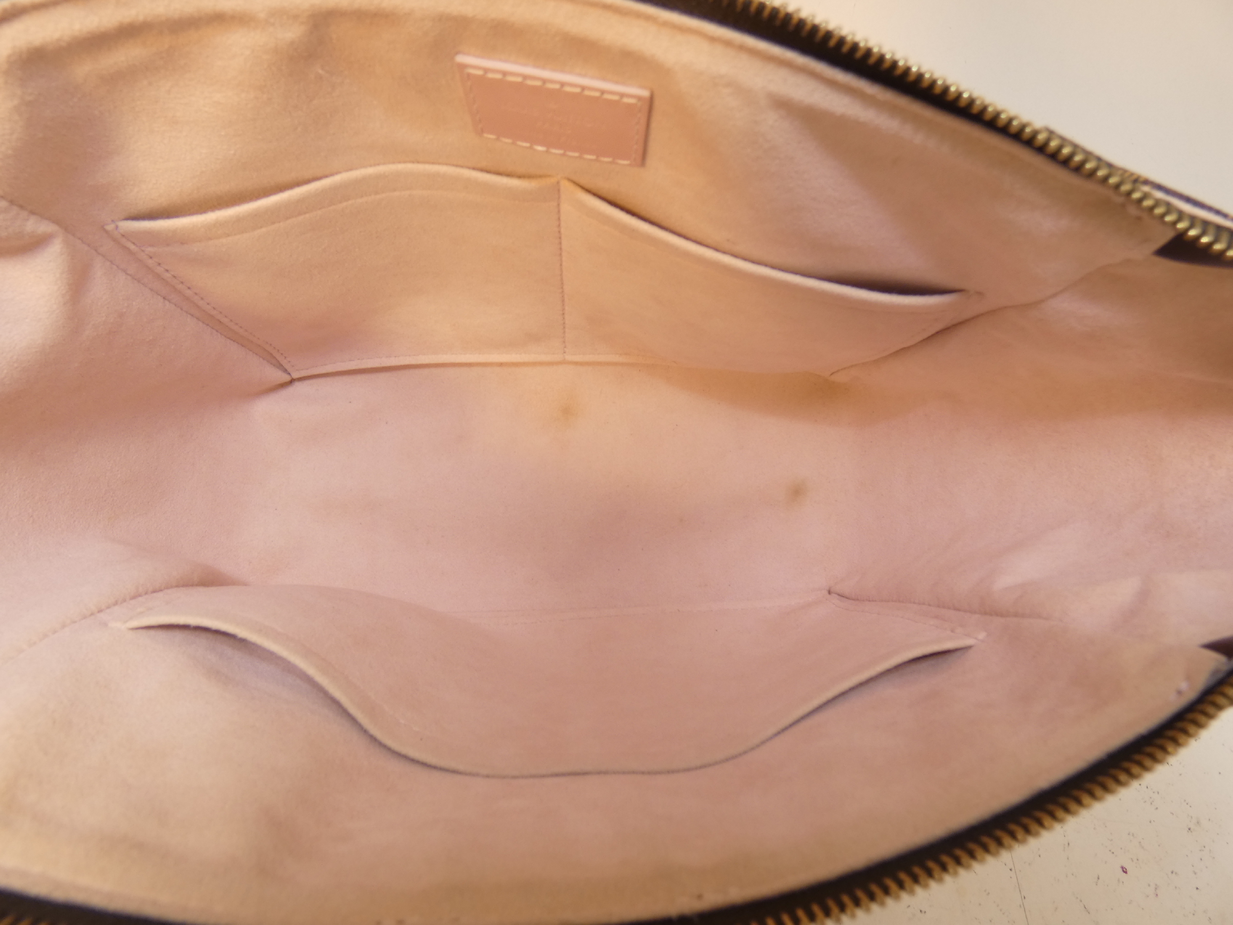 Caissa Tote PM Rose Ballerine Handbag — view 9