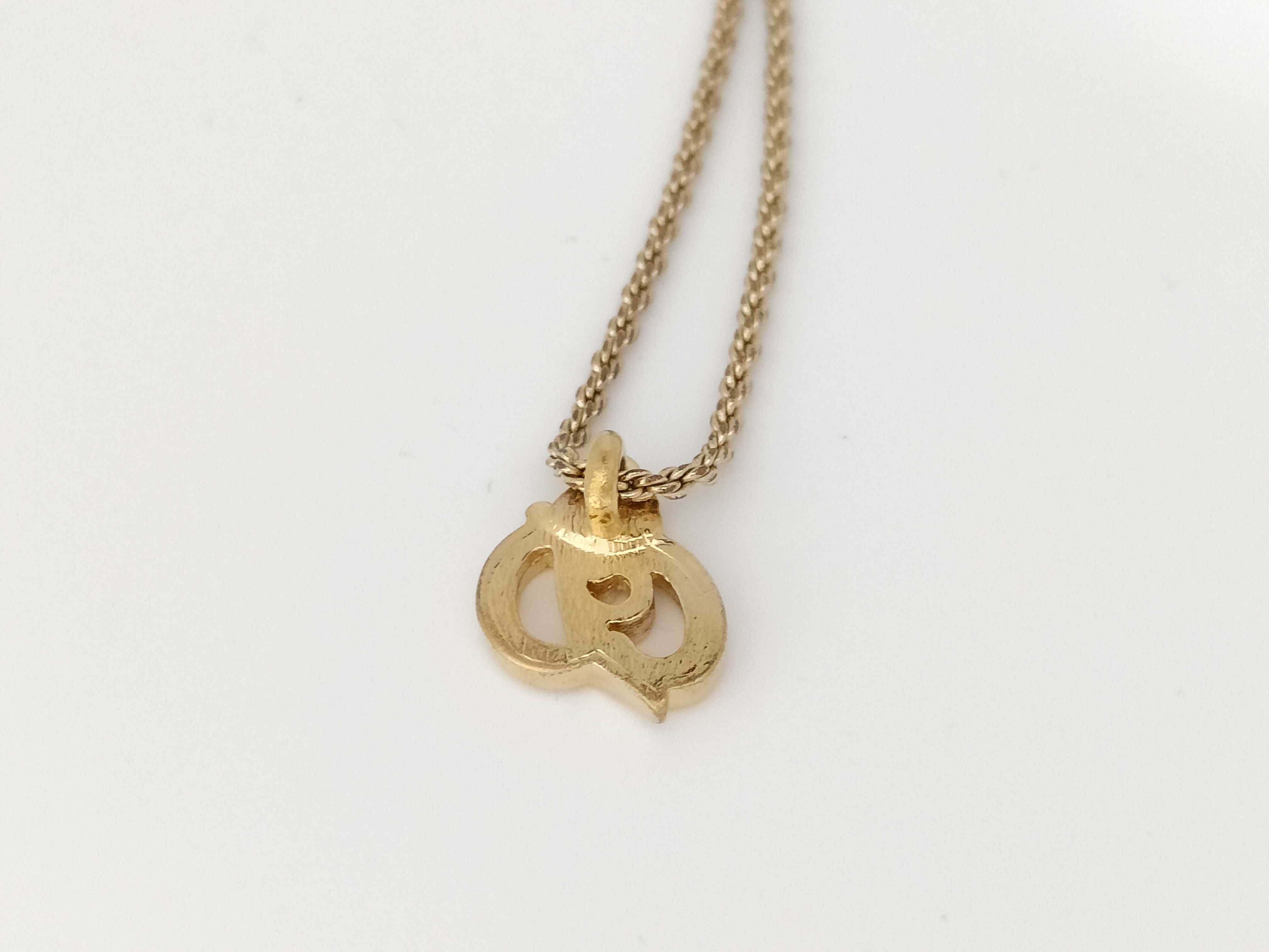 necklace — view 2