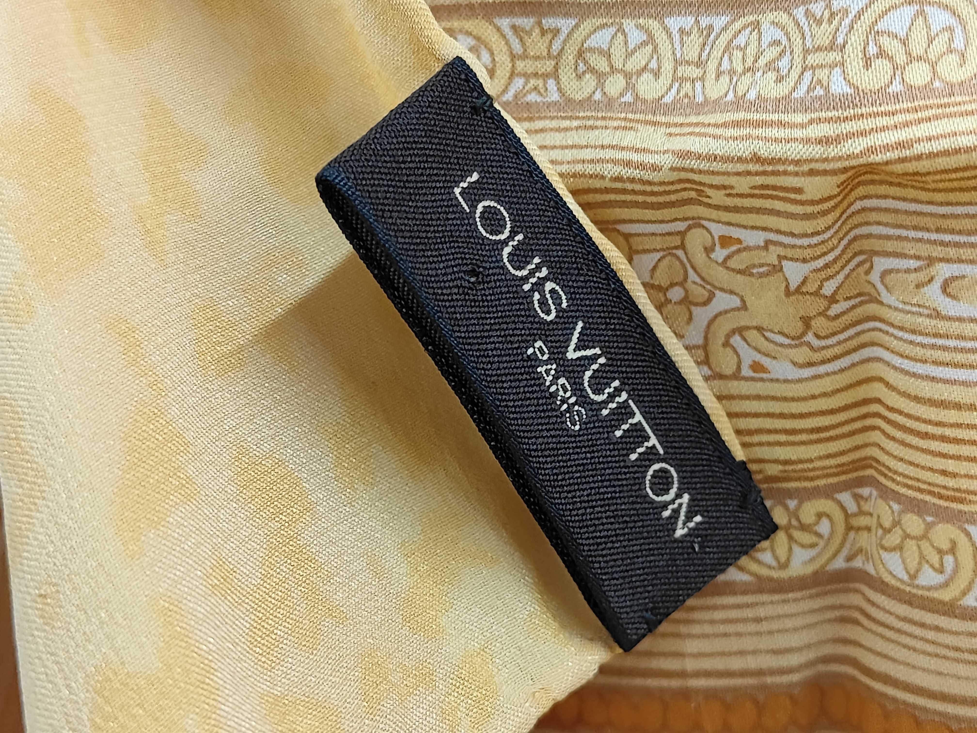 scarves and other accessories — view 4