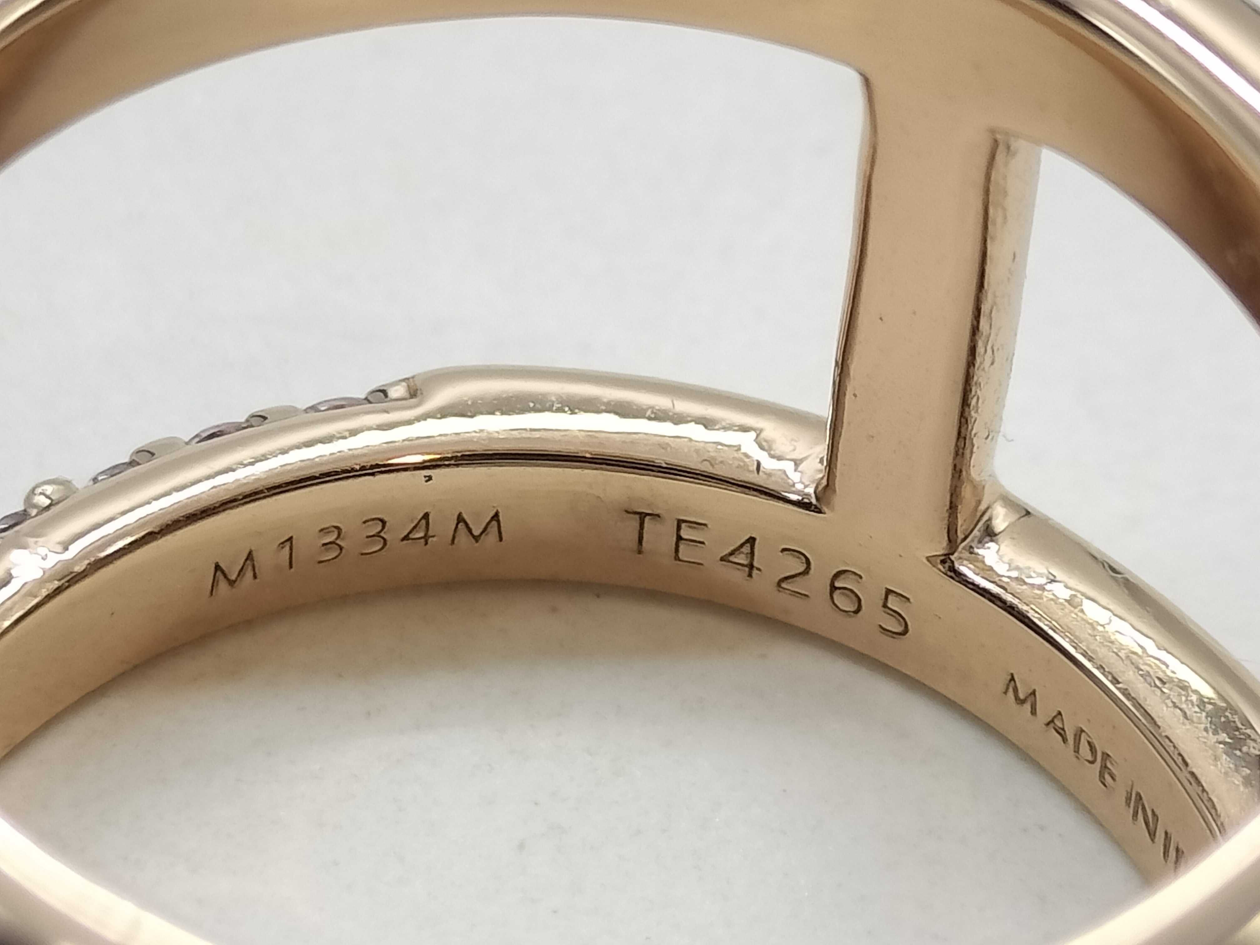 Iconic Strass M Ring — view 4