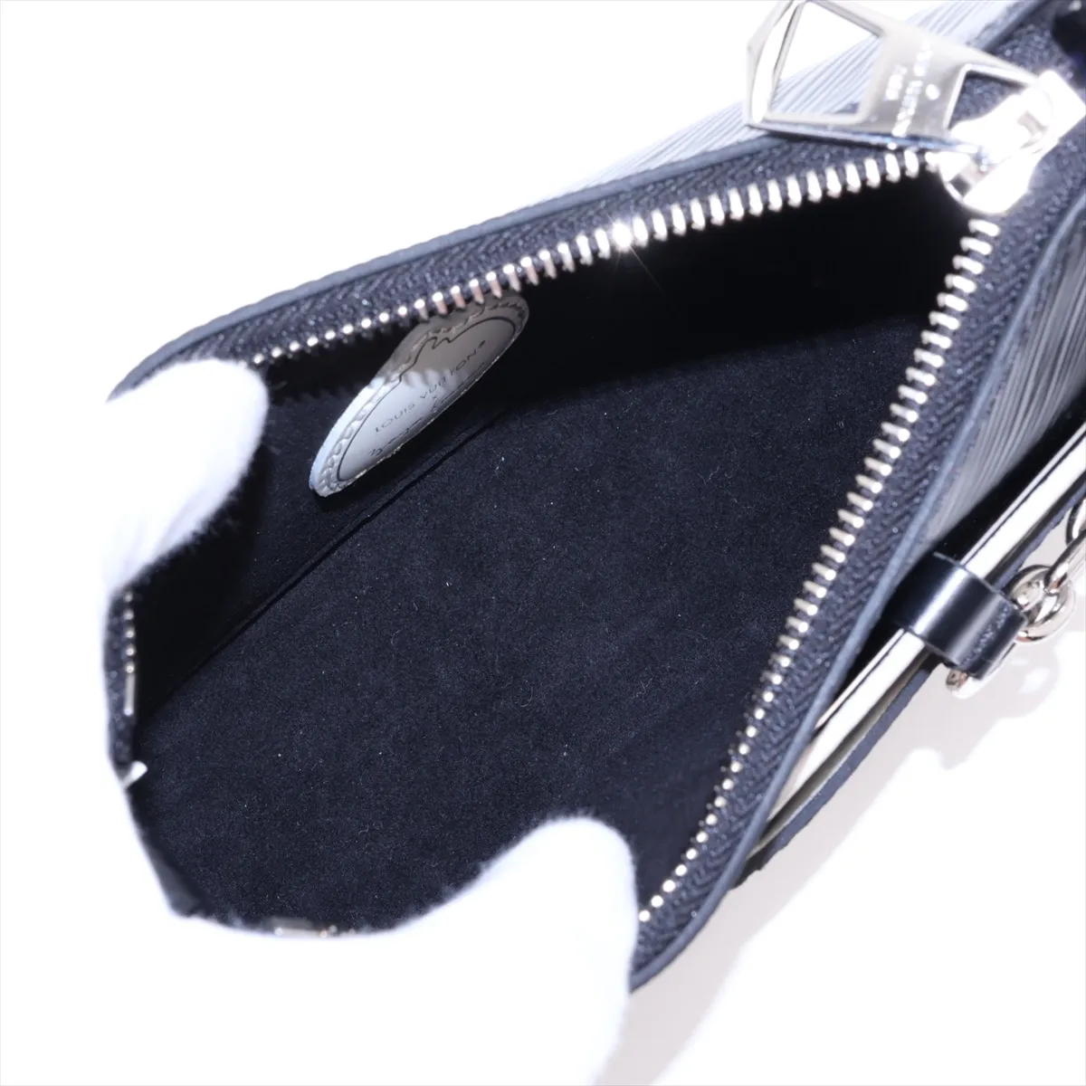 x Yayoi Kusama Epi Marellini M21703 Black x White RFID Compatible with Mirror — view 6