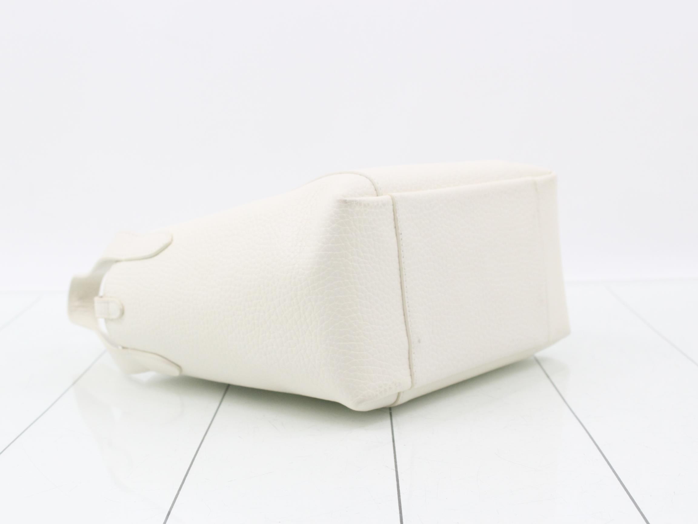 Signature Bucket White Leather 2-Way Shoulder Bag — view 5