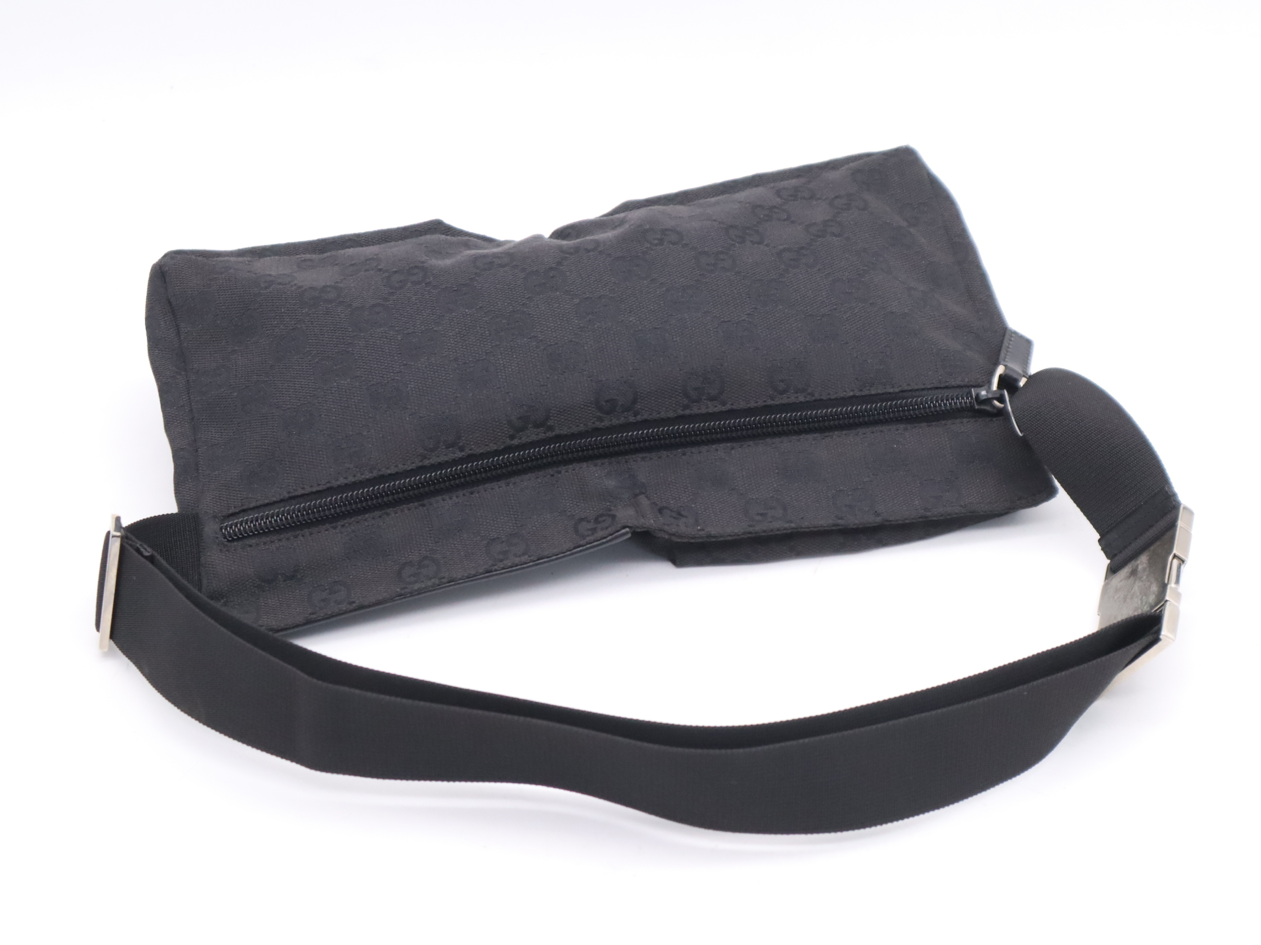 28566 Canvas x Leather GG Canvas Body Bag Black Silver Hardware Waist Bag — view 6