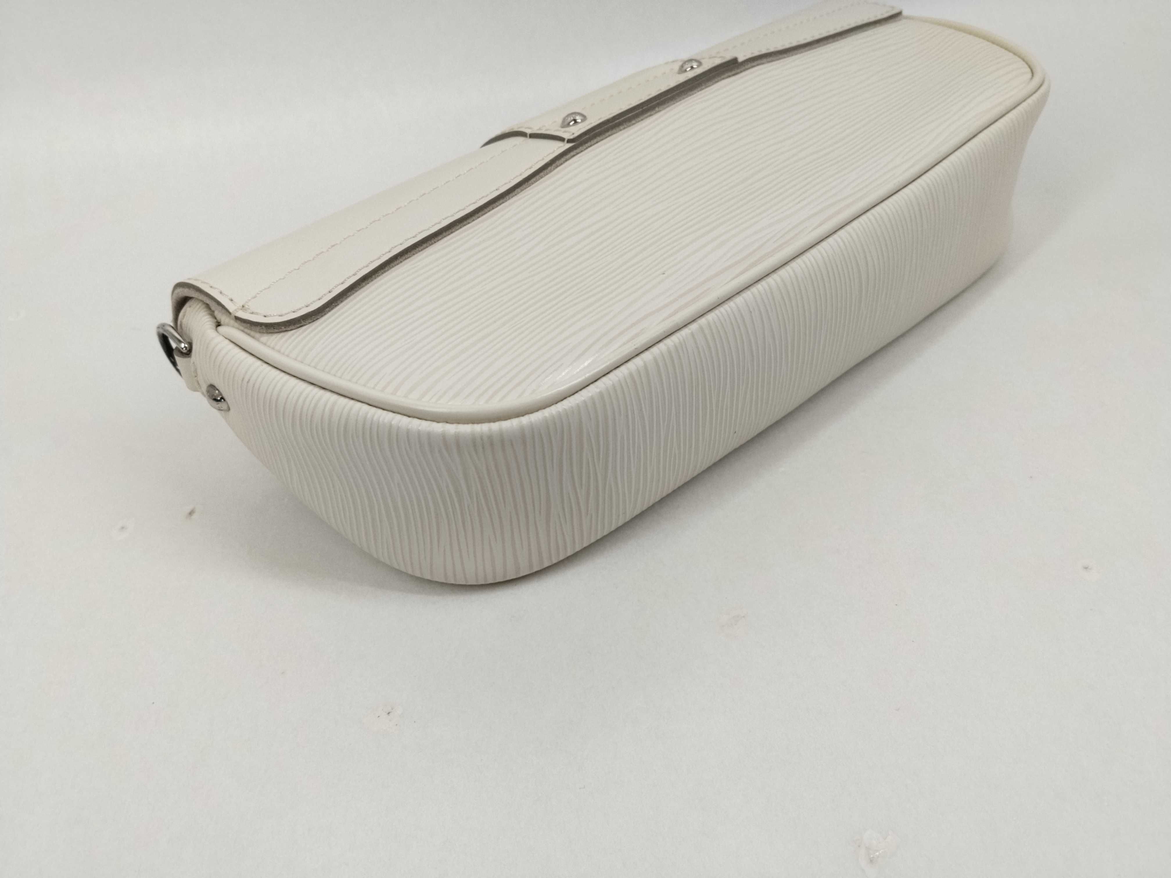 Epi Pochette Montaigne White Shoulder Bag — view 4