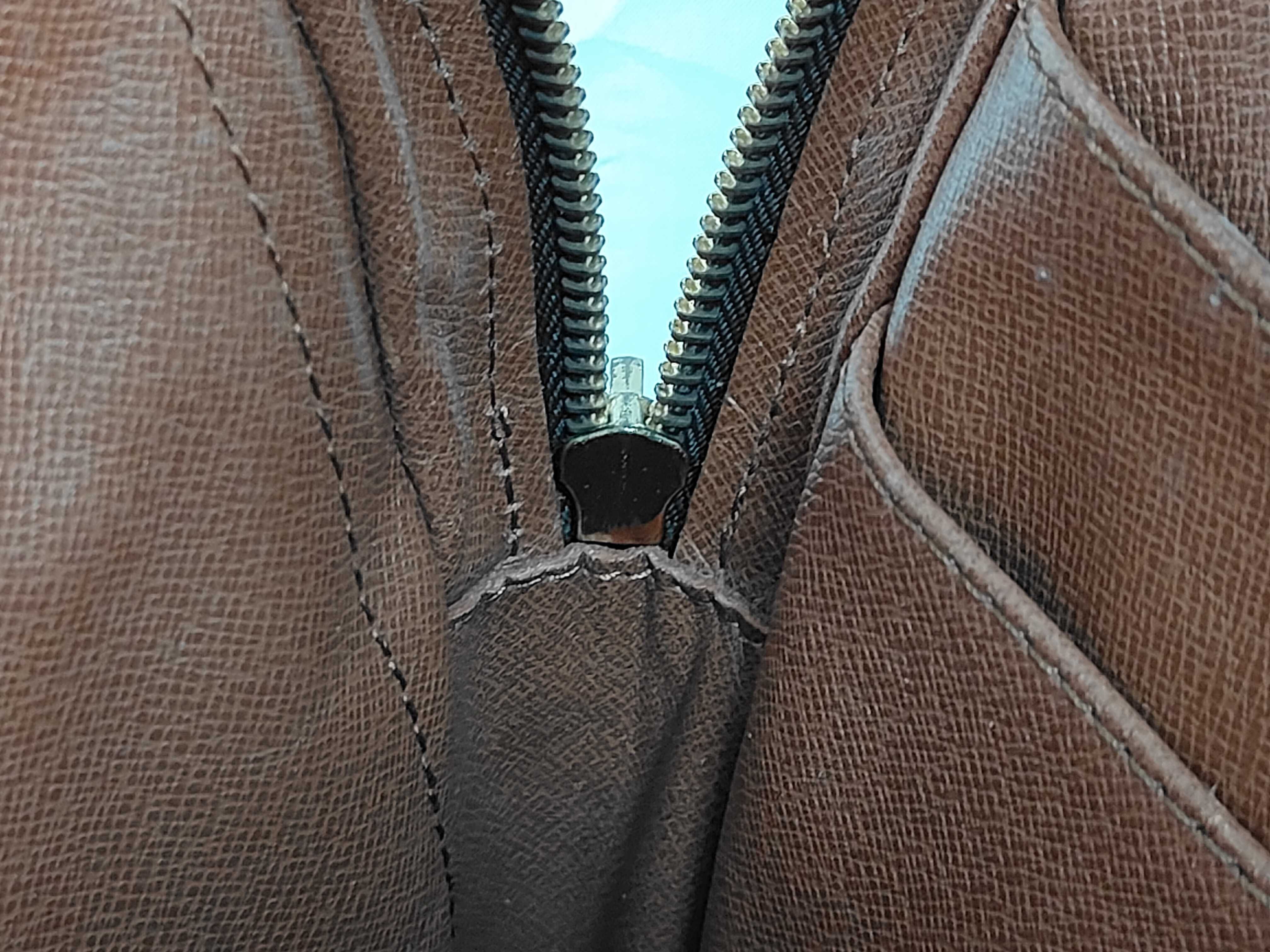 Monogram M40226 Porte Documents Voyage Business Bag — view 10