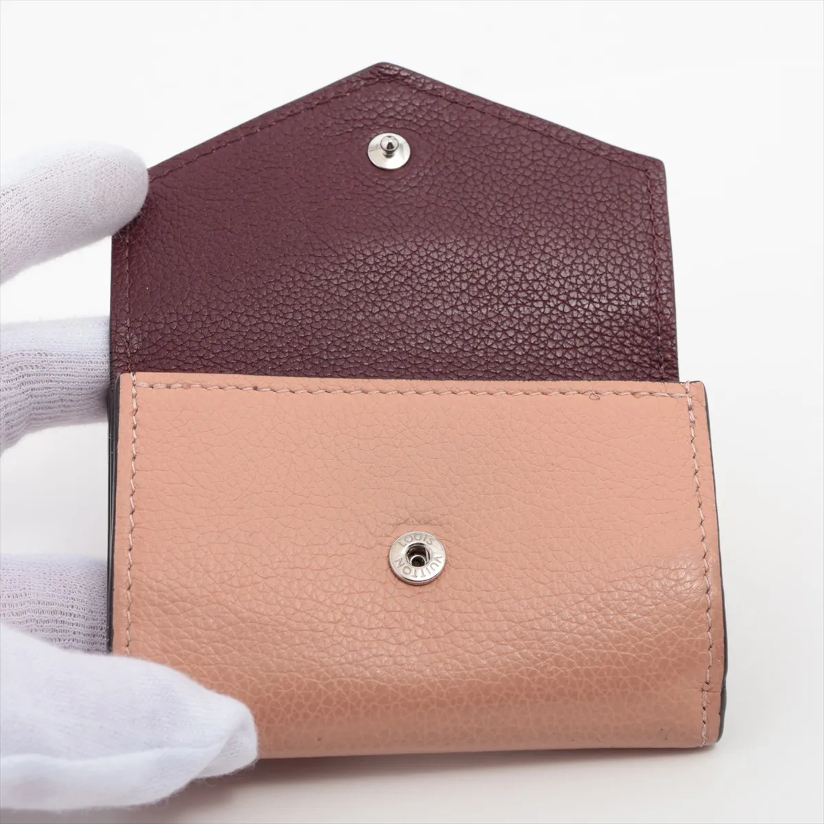 Taurillon Portefeuille Lock Mini M63978 UB0199 Rose Valley x Blommite x Noir Compact Wallet — view 3