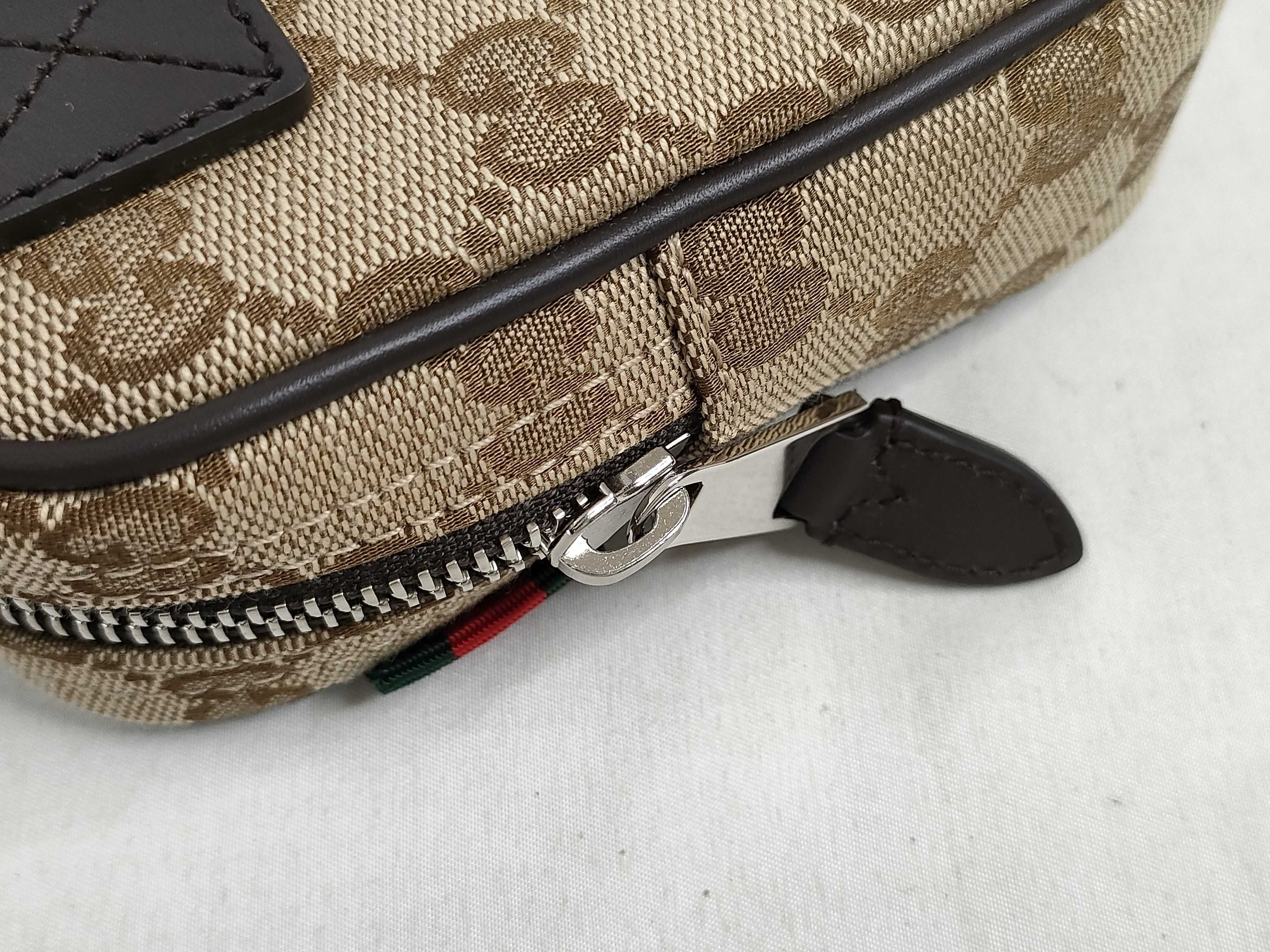 GG canvas unused GG shoulder bag — view 13