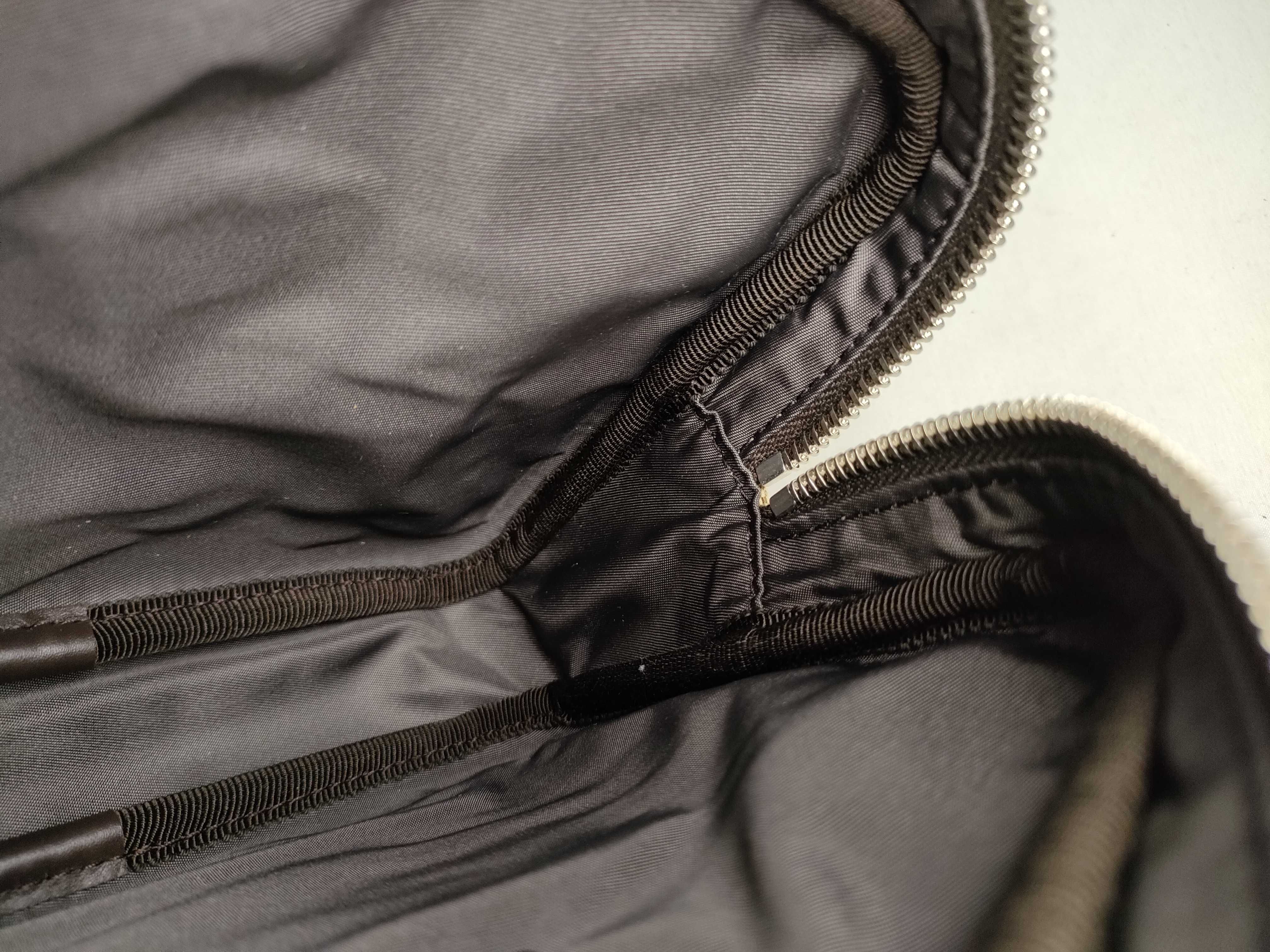 GG canvas unused GG shoulder bag — view 9
