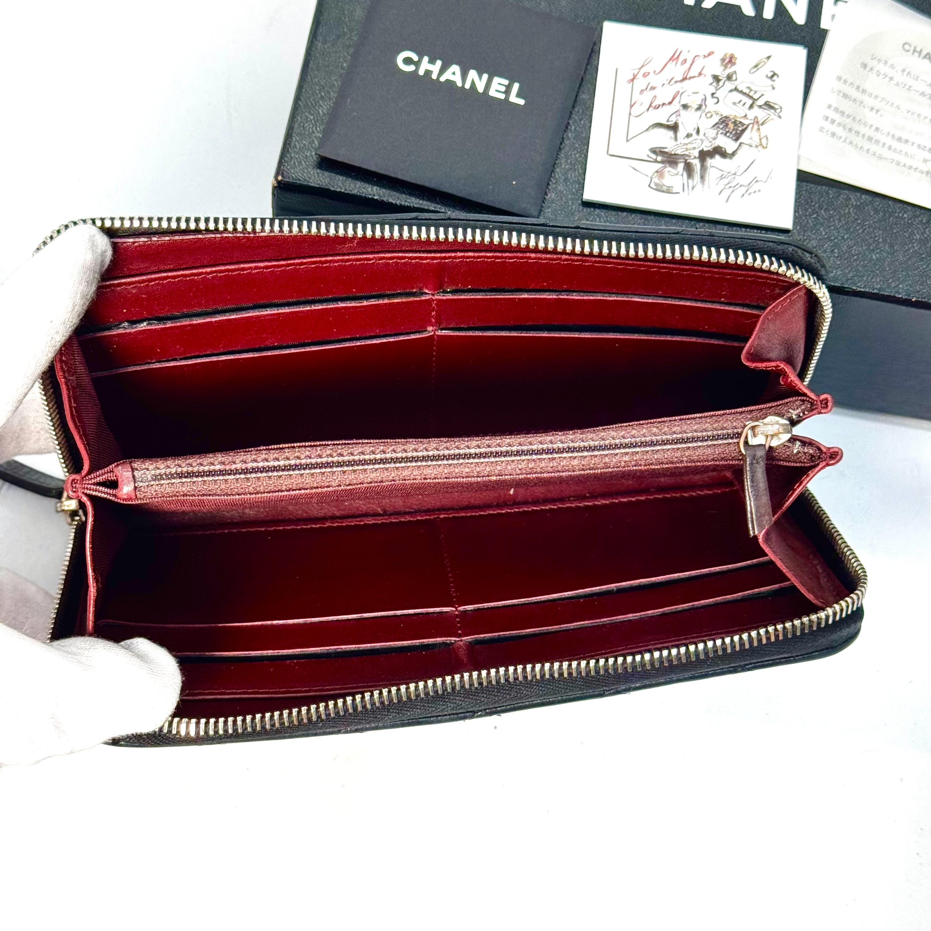 Matelassé Caviar Skin Round Zip Long Wallet Black 15600299 Wallet — view 3