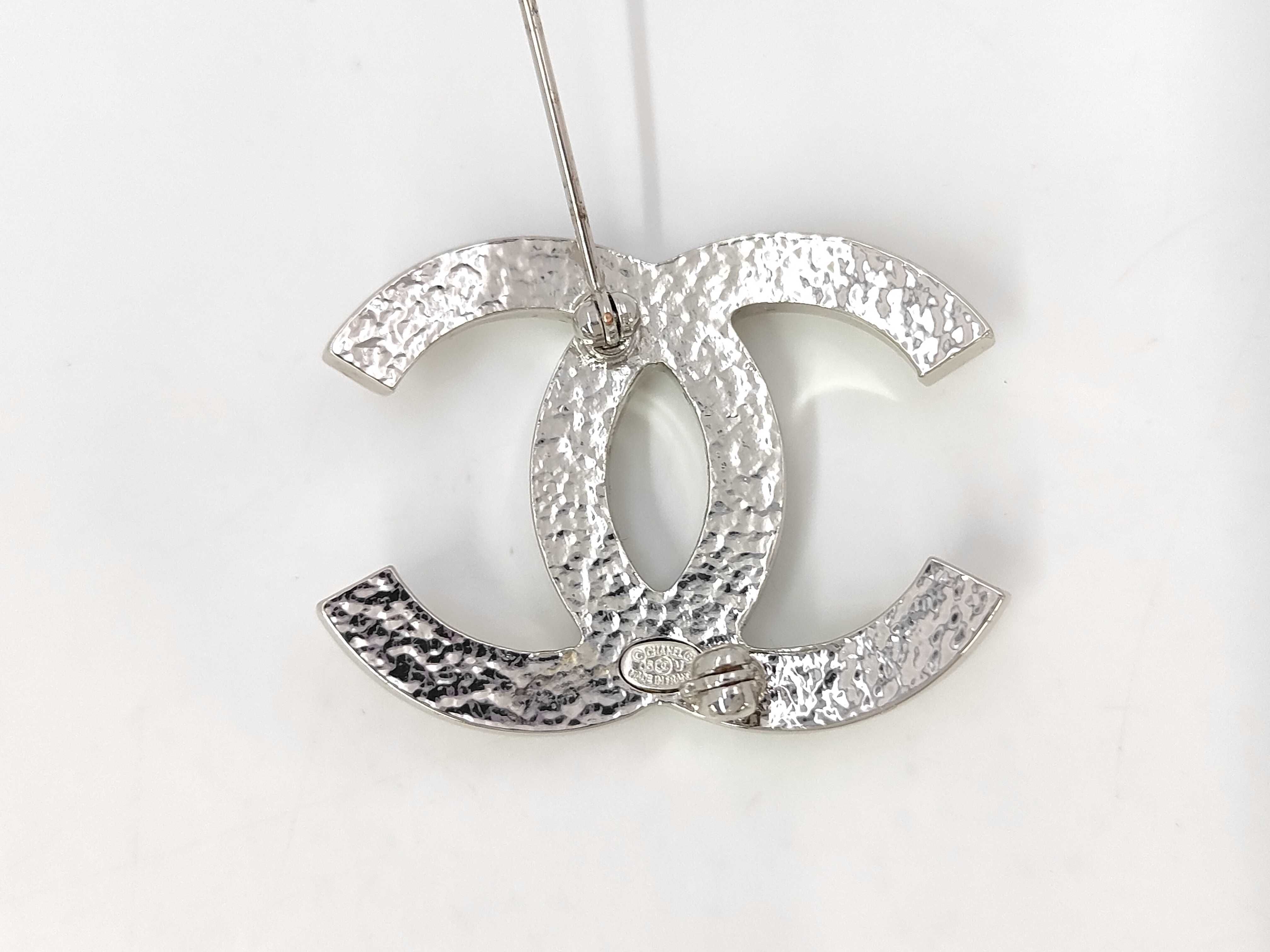 brooch, Coco Mark, pearl, silver, 05V brooch — view 2