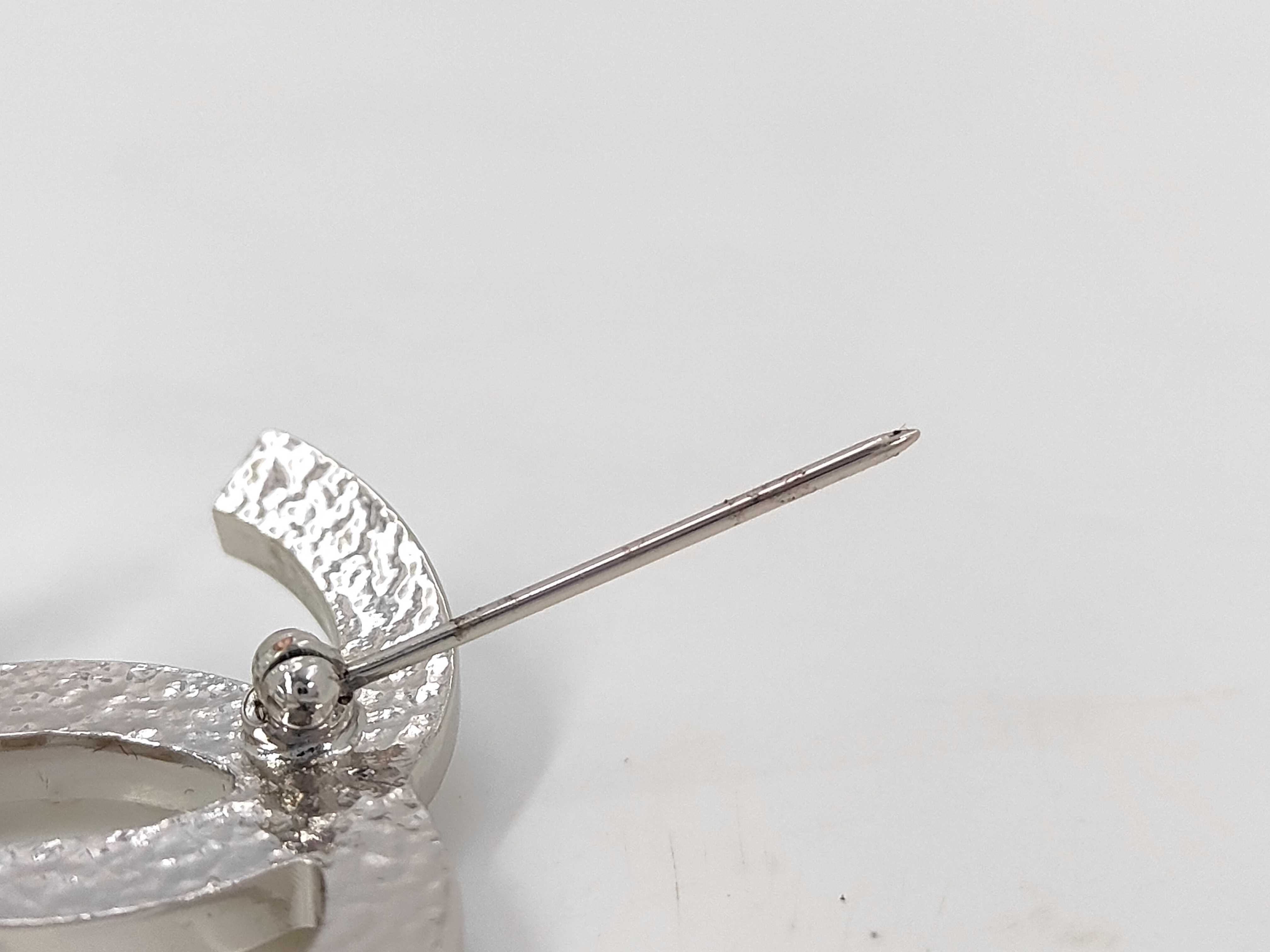 brooch, Coco Mark, pearl, silver, 05V brooch — view 3