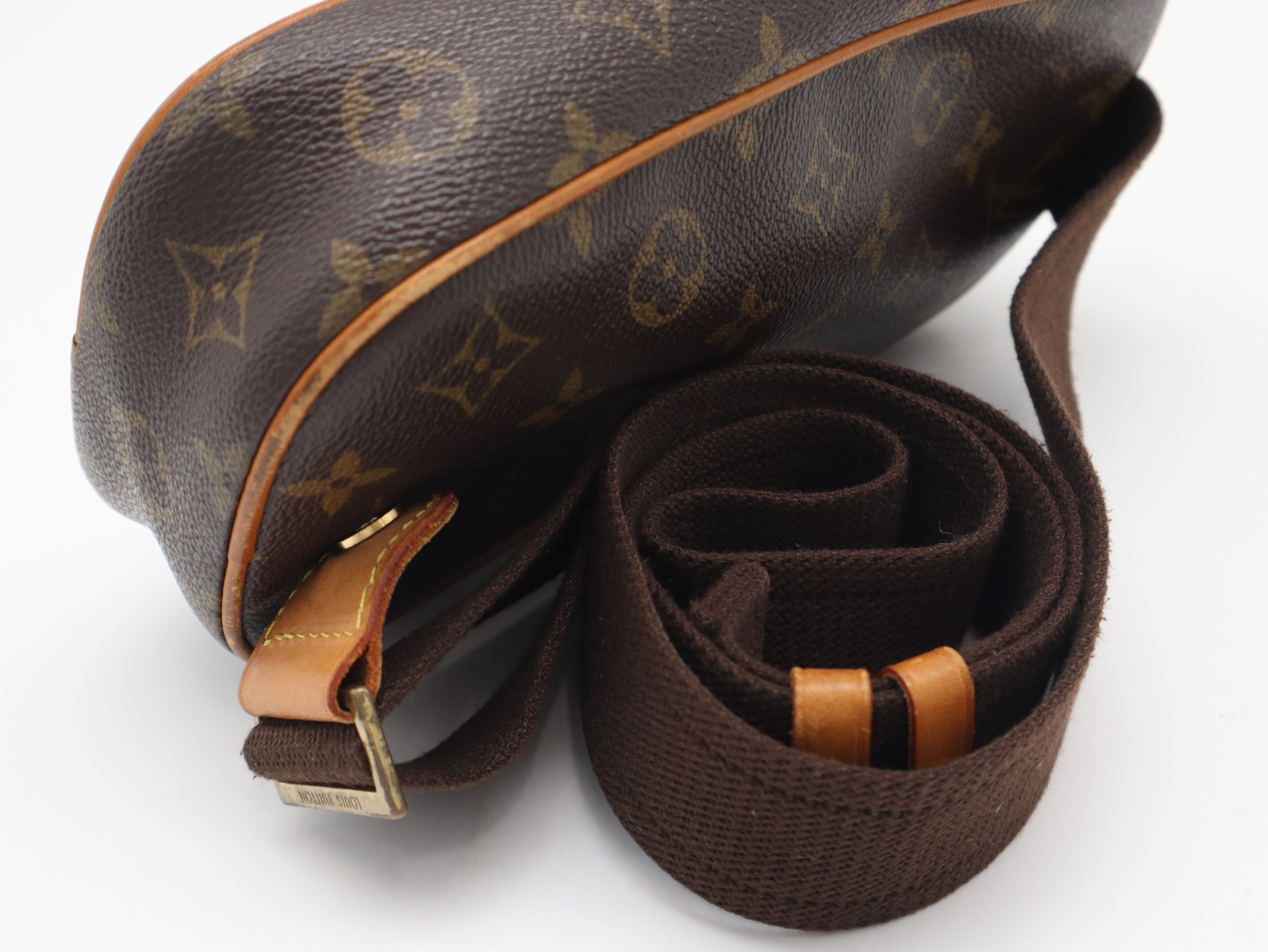 M51870 Monogram Pochette Gange Shoulder Bag — view 6