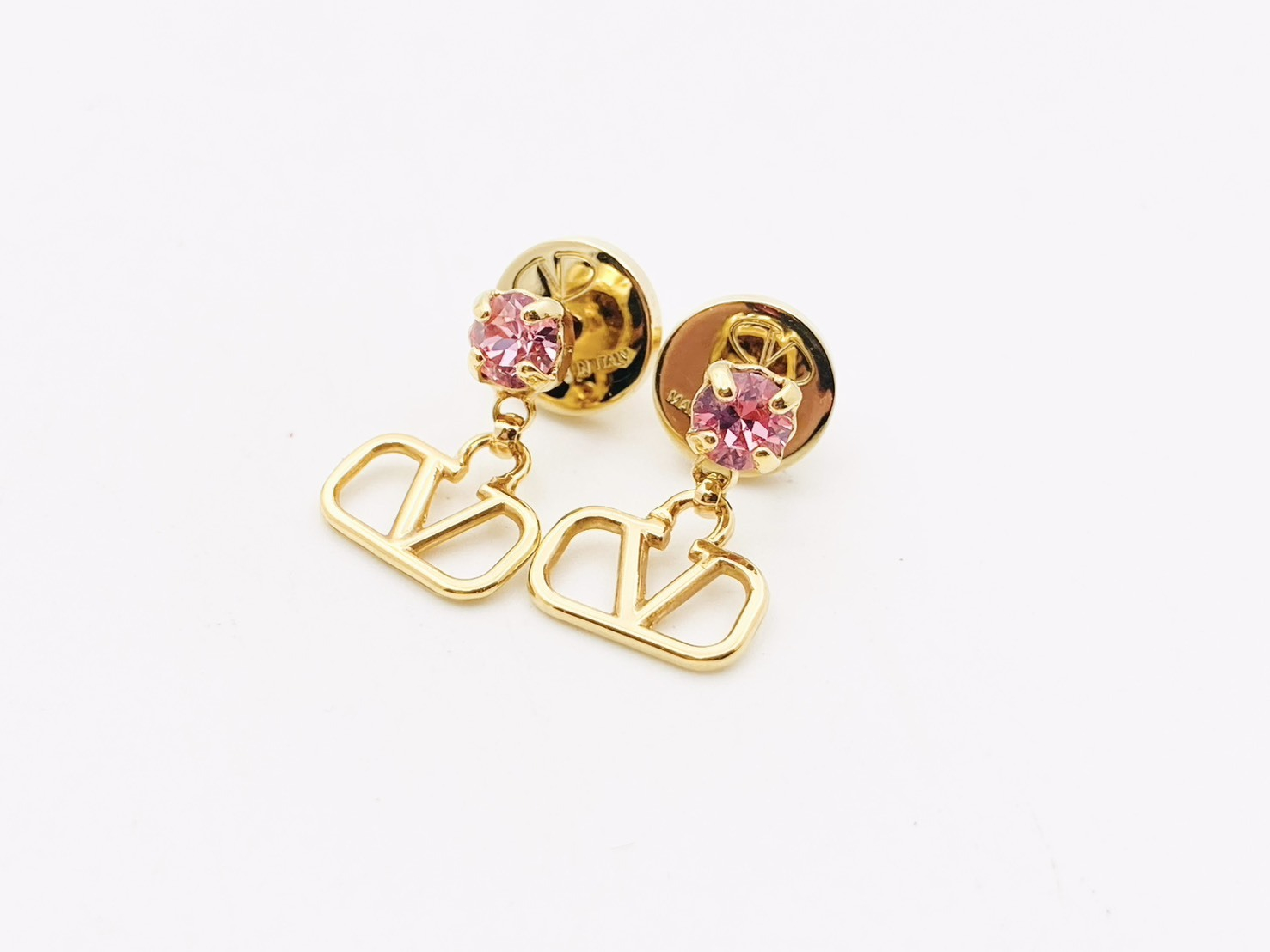 V Logo Signature Rhinestone Crystal Earrings Gold x Pink Earrings — view 2