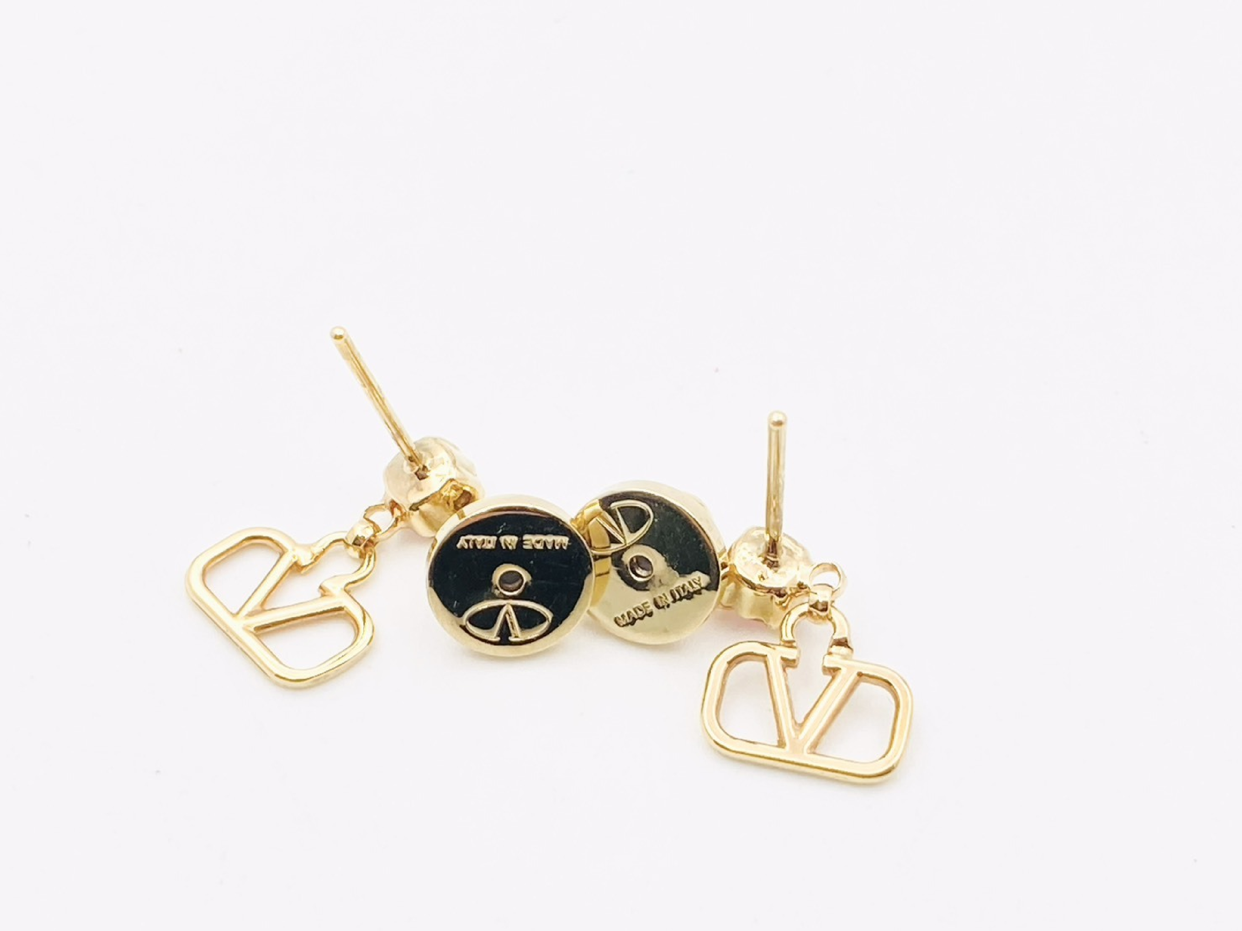 V Logo Signature Rhinestone Crystal Earrings Gold x Pink Earrings — view 3