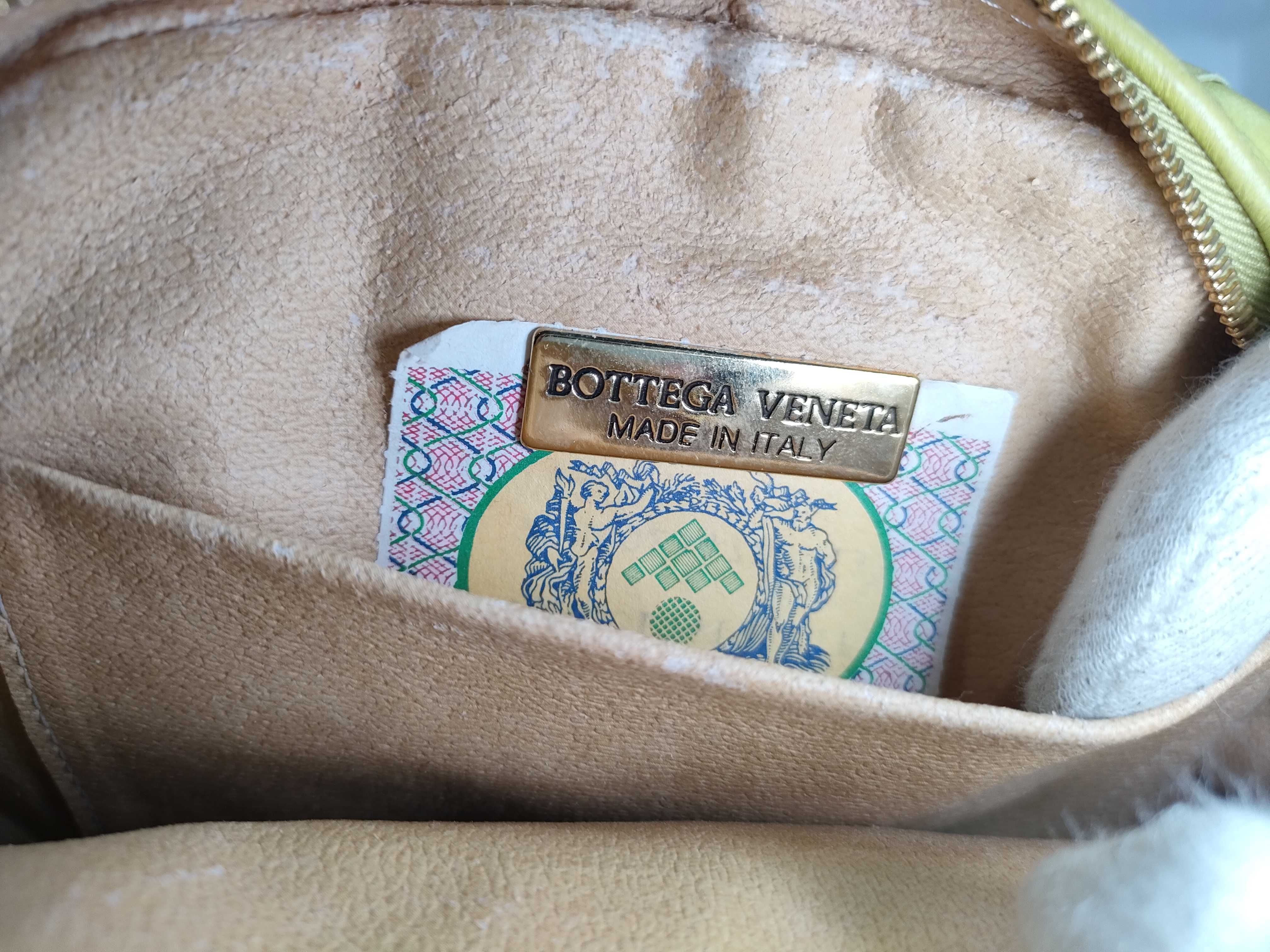 Intrecciato Shoulder Bag — view 13
