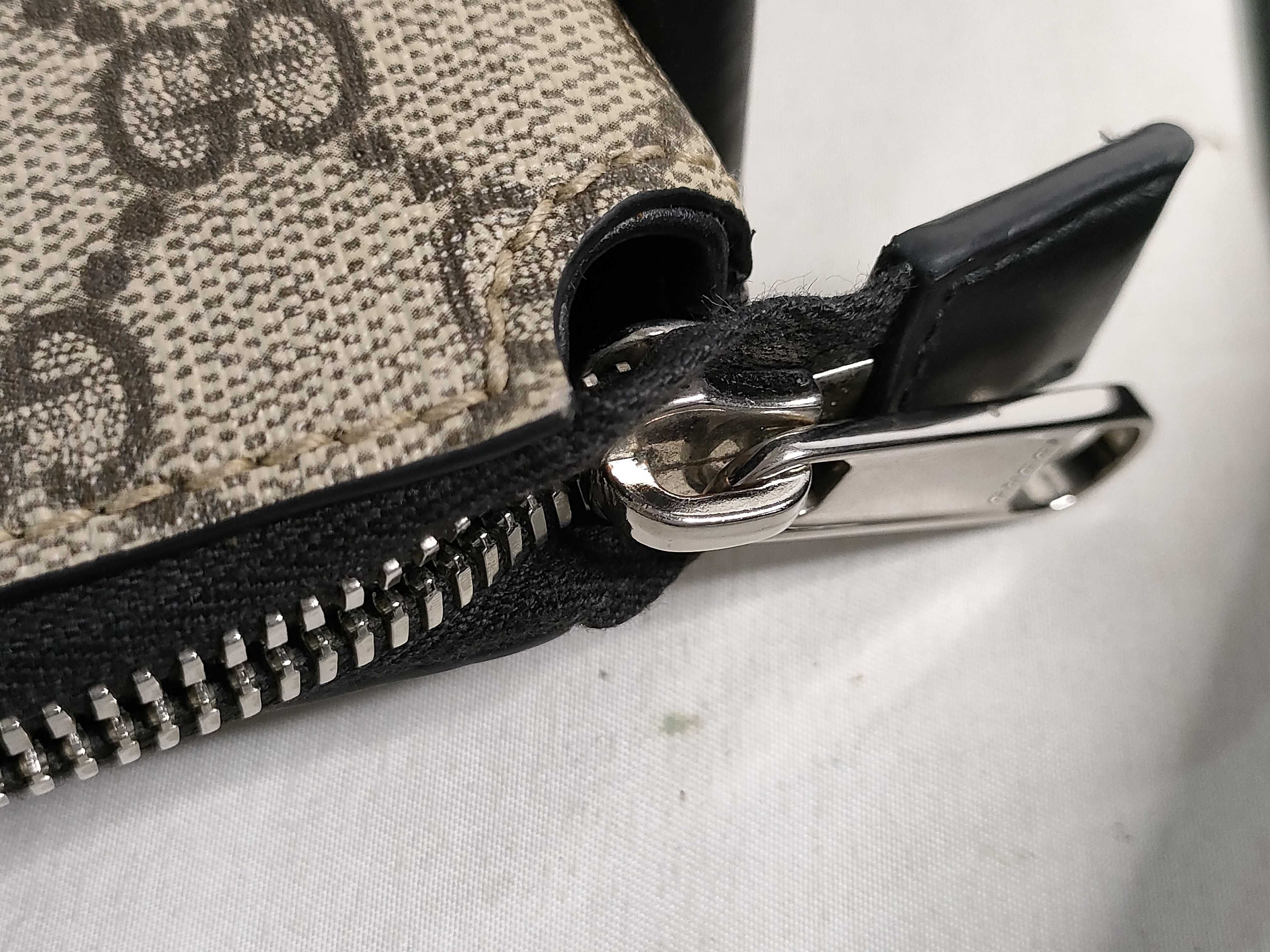 GG Supreme PH- Beige GG Supreme Mono Canvas Messenger Bag 25cm Shoulder Bag — view 13