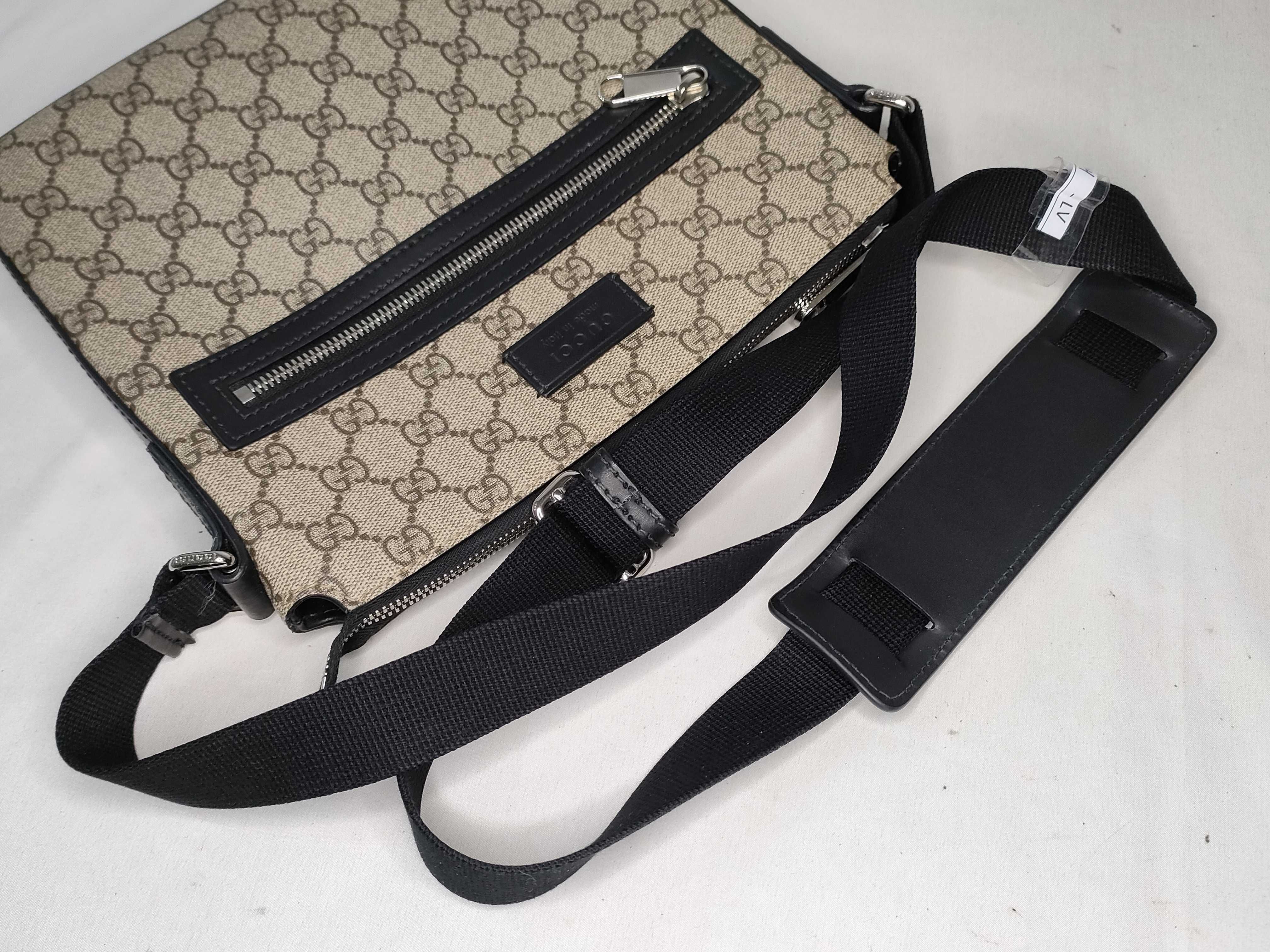 GG Supreme PH- Beige GG Supreme Mono Canvas Messenger Bag 25cm Shoulder Bag — view 3