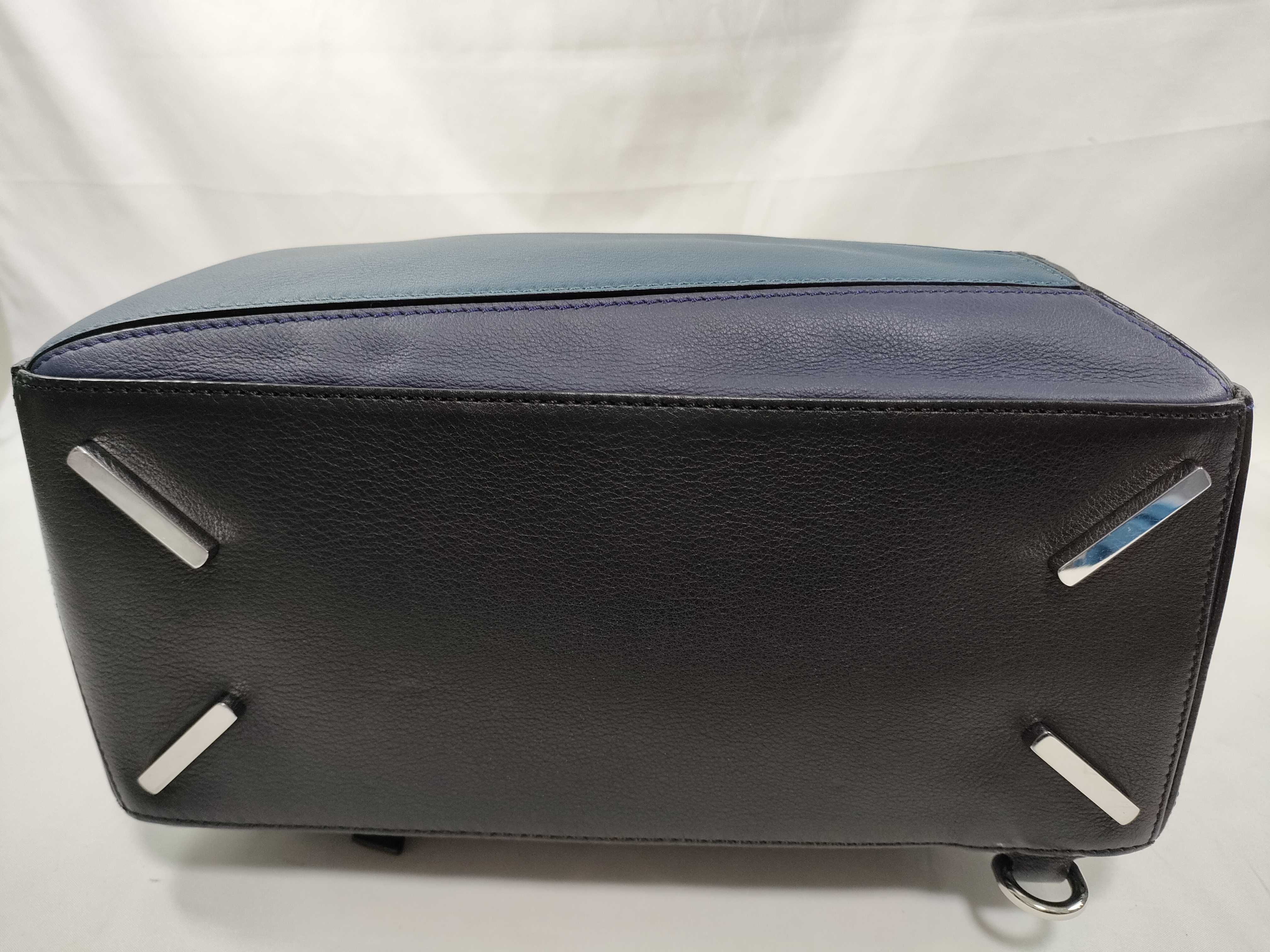 Puzzle Medium Leather 2-Way Handbag Navy Black ST Handbag — view 8