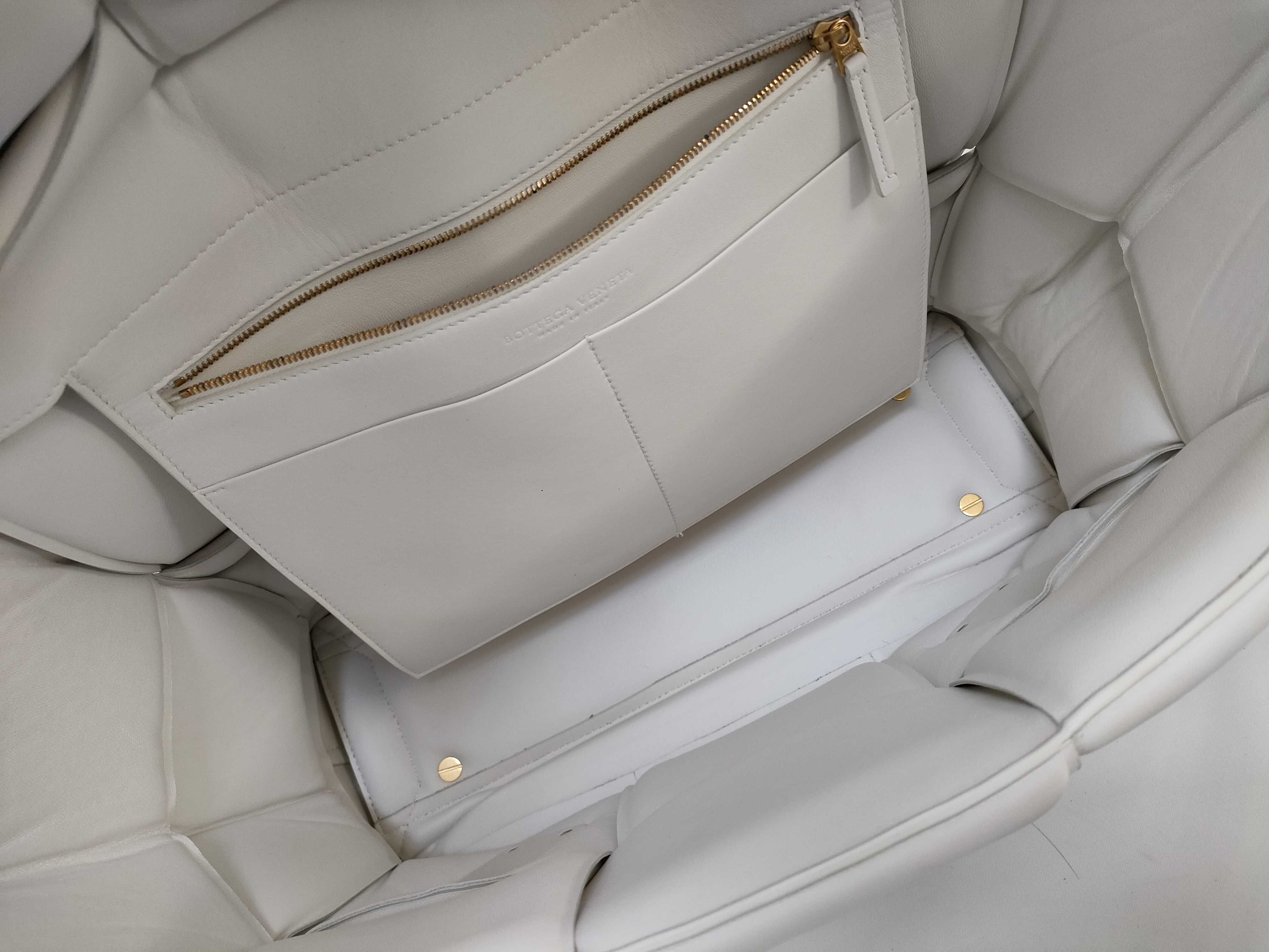 BV Bottega Veneta Arco Shoulder Bag Tote Bag — view 8