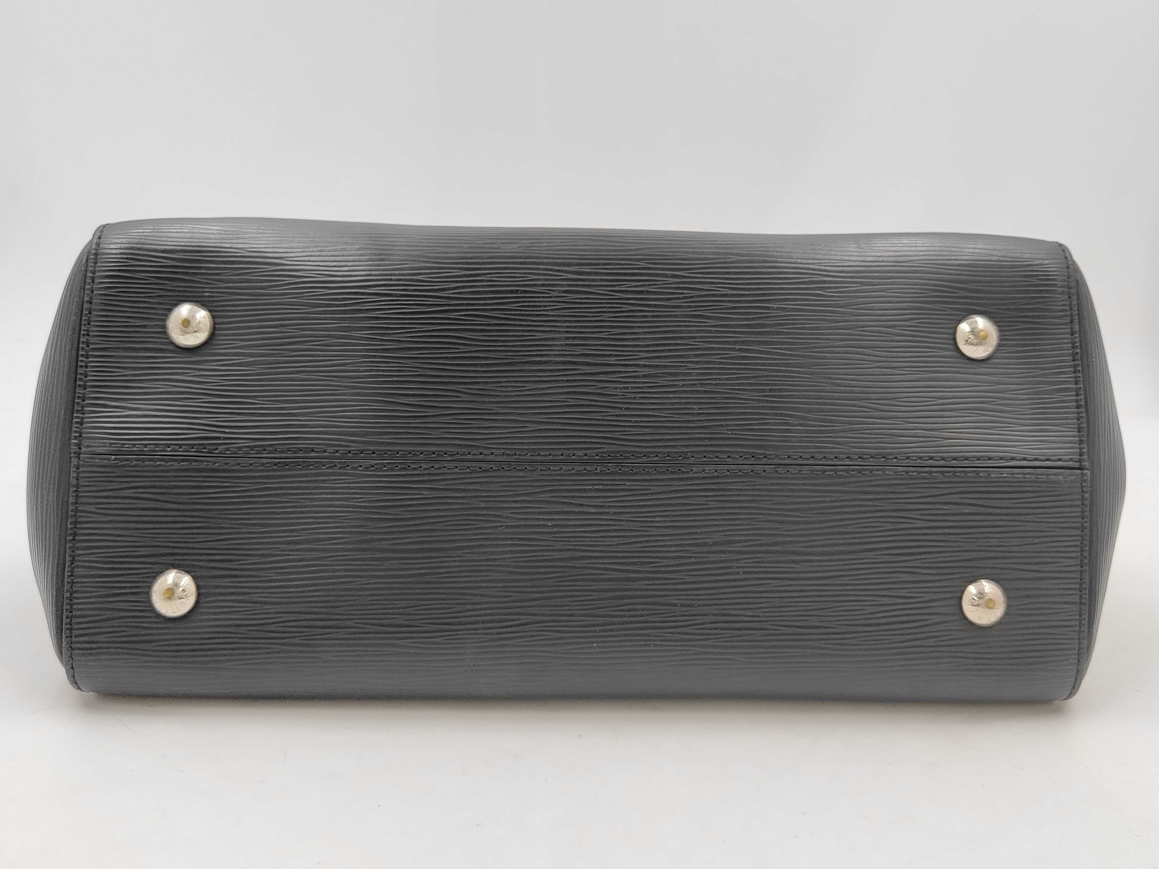 Epi Louis Vuitton Epi Marly MM Handbag — view 6