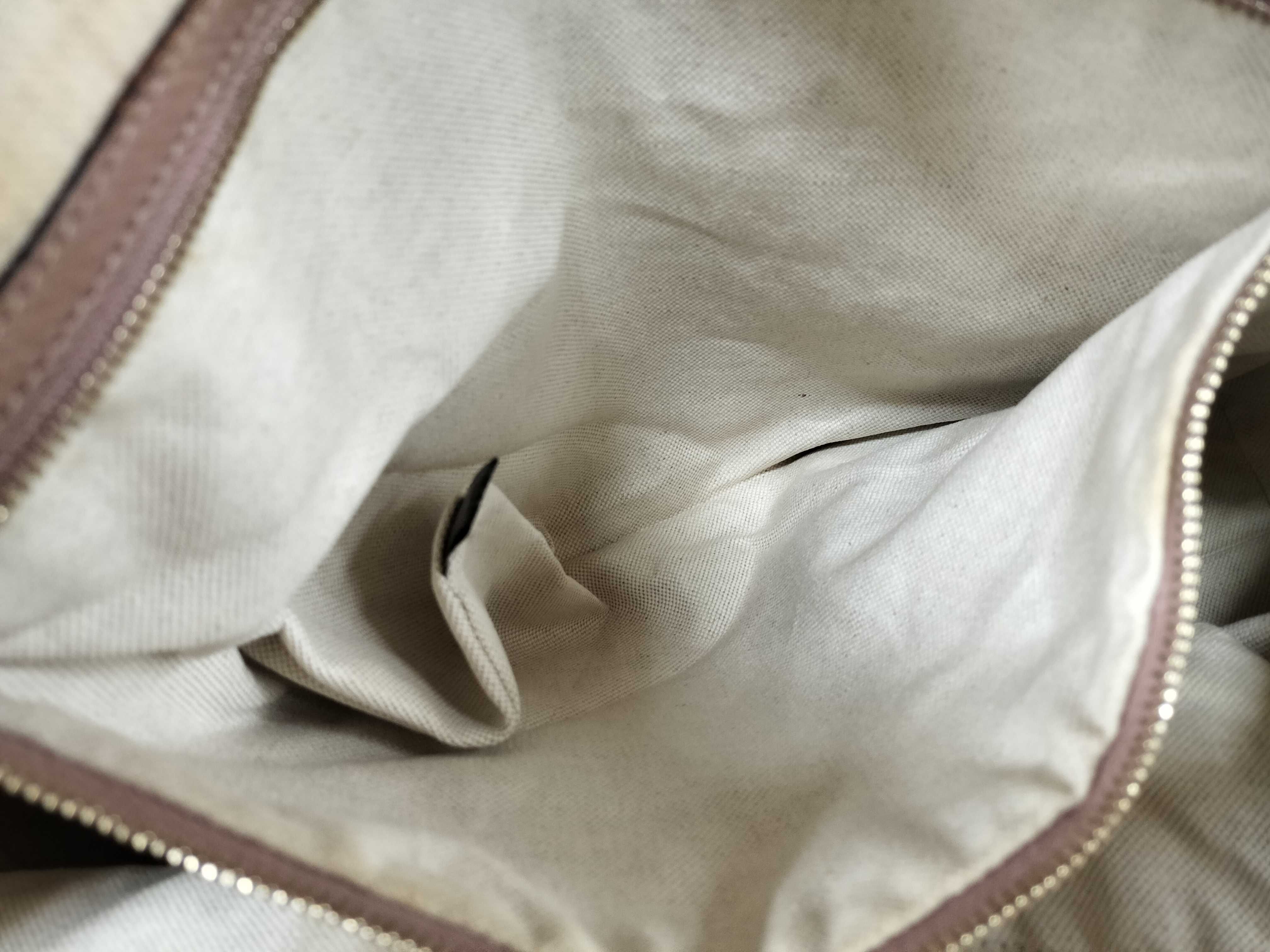 GG Canvas Gucci Tote Bag — view 11