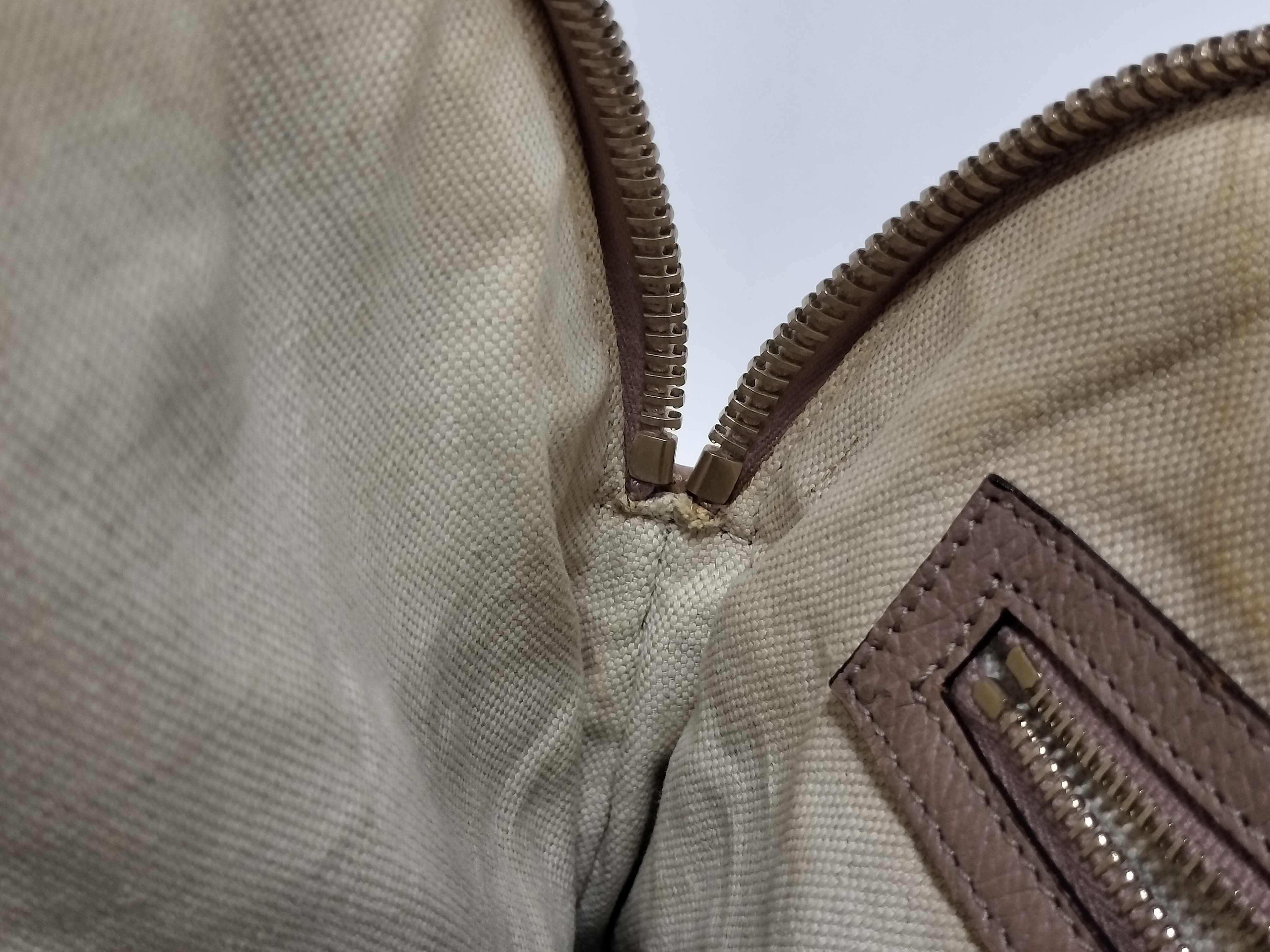 GG Canvas Gucci Tote Bag — view 9