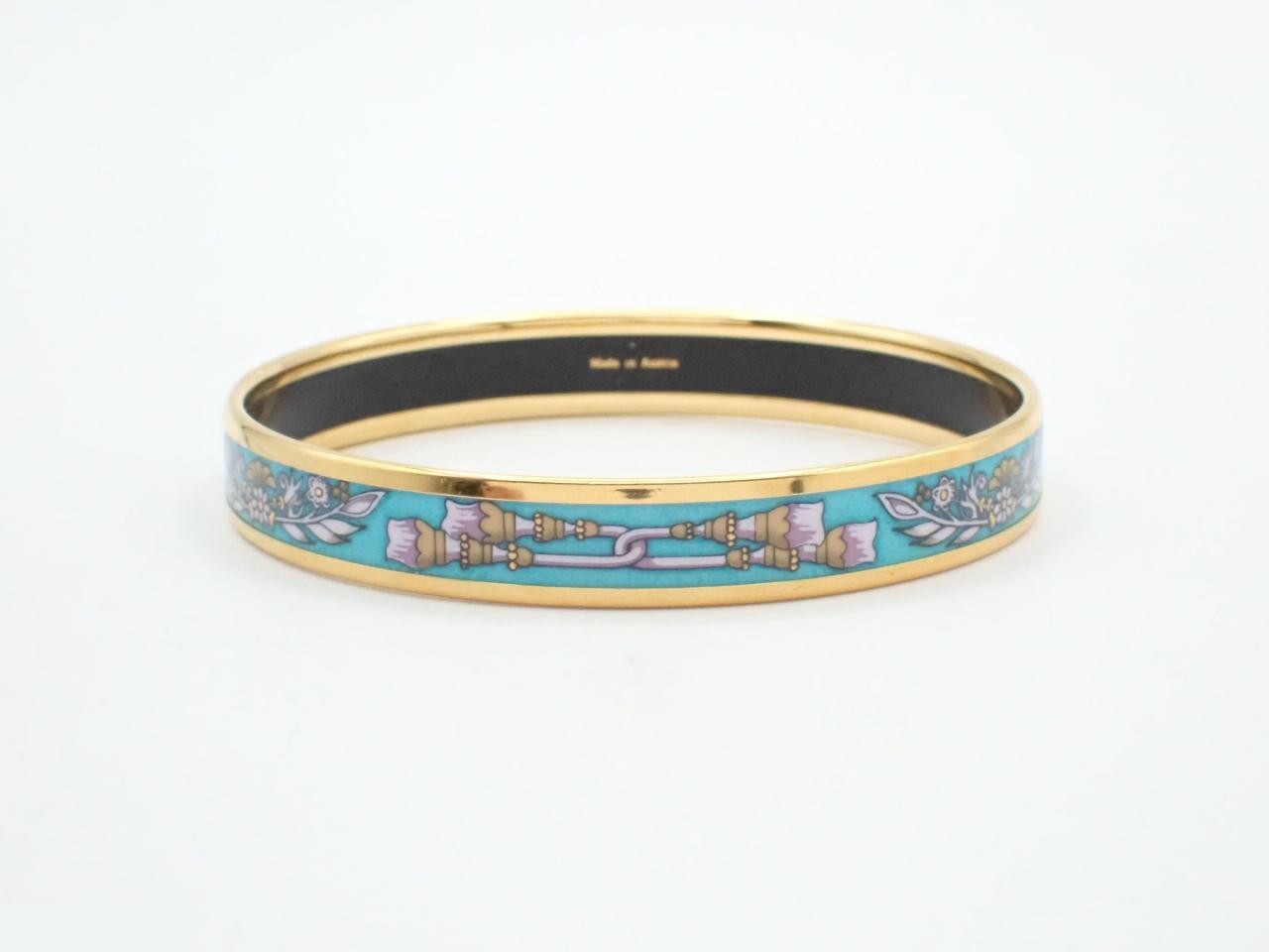 Enamel bangle, wrist circumference approximately 19.5 cm — view 2
