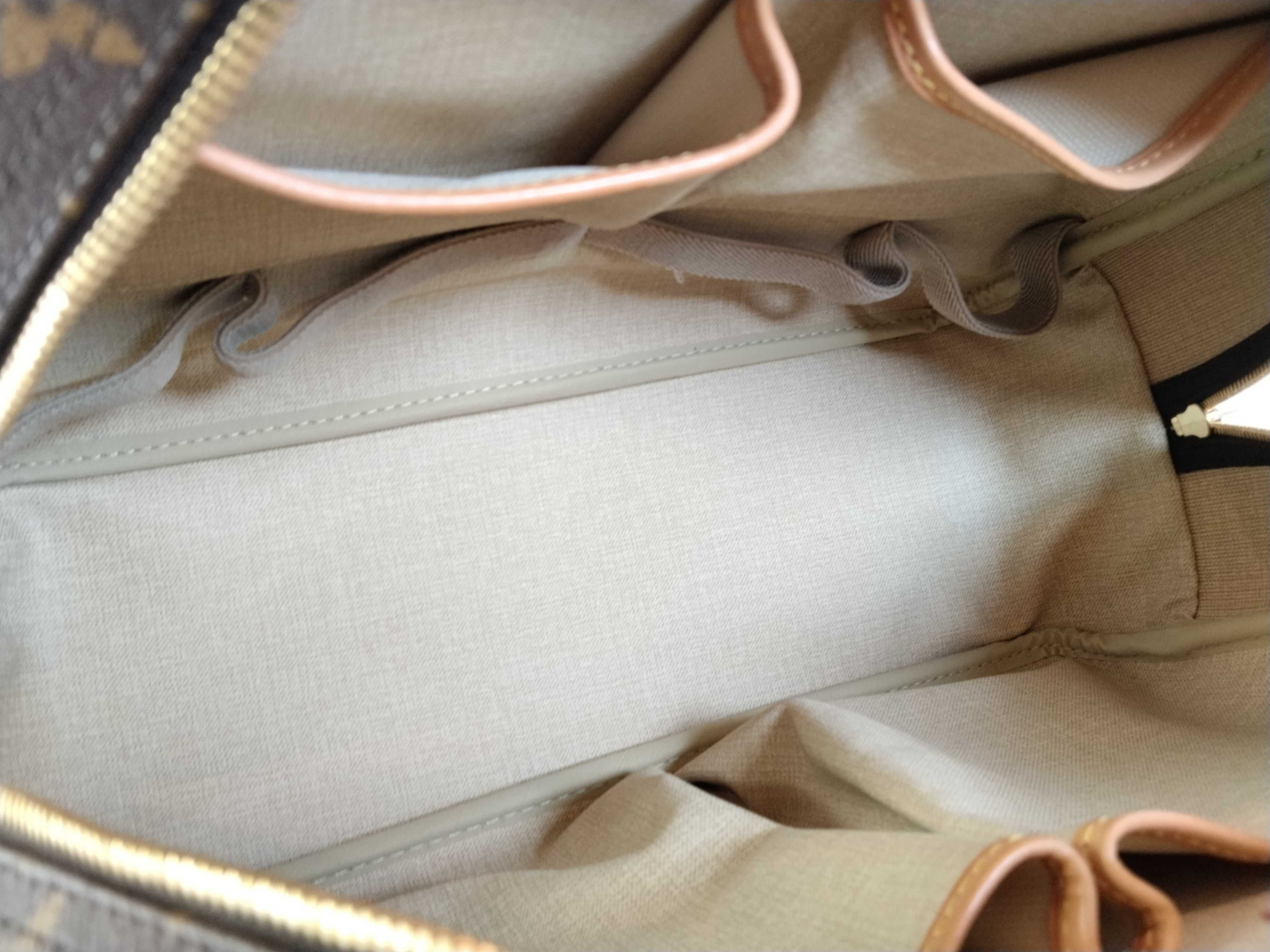 Monogram Louis Vuitton Deauville Monogram M47270 Handbag — view 10
