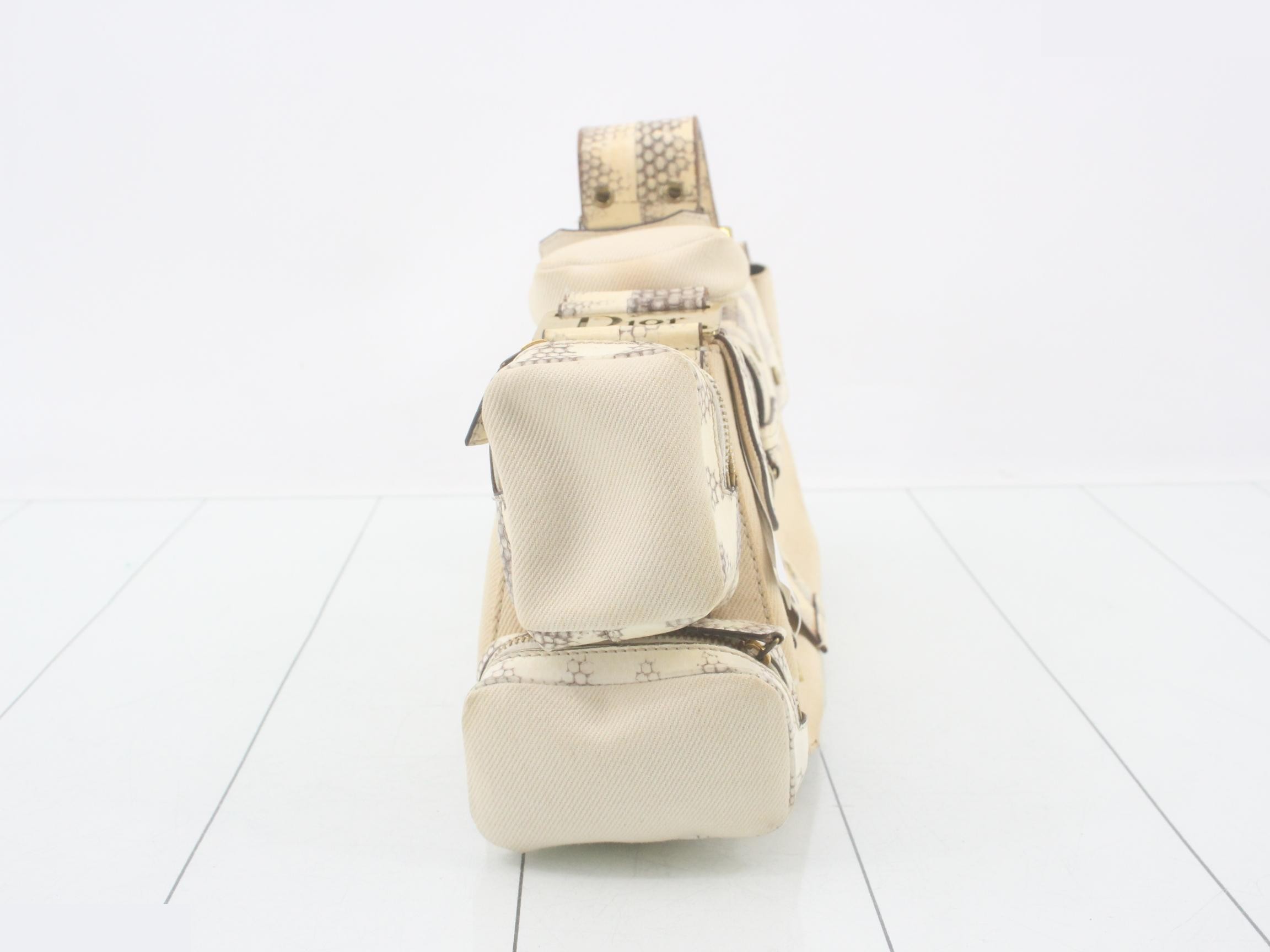 Pouch included. Street chic python design. — view 4